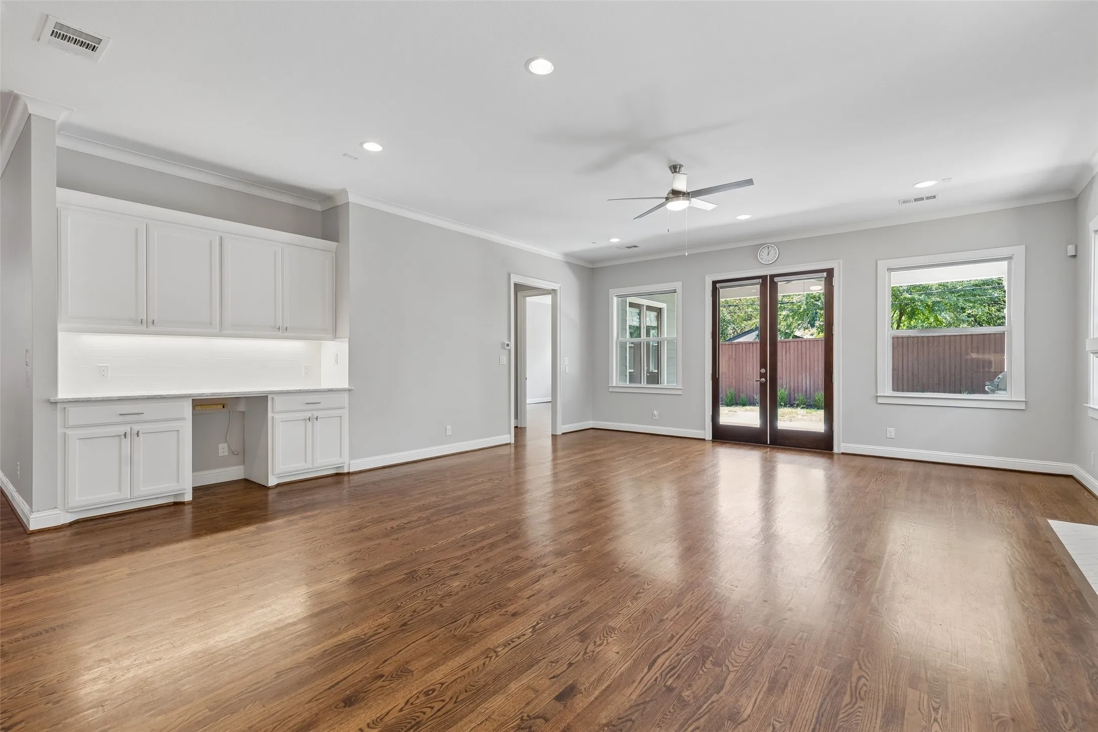 Single Family Residence For Rent in Dallas County , 6030 Vickery Boulevard, Dallas, Texas 75206, 4 Bedroom, 4 Bathroom, 2 Garage spaces, 4,011 Sqft, built in 2017, mls#21377163, Real Estate Agent in Dallas, Homes For Rent in Dallas county, Homes For Rent in Dallas, Realtor in Dallas Texas, Real Estate Brokerage Independent Realty Texas, Luminita Cordes Realtor