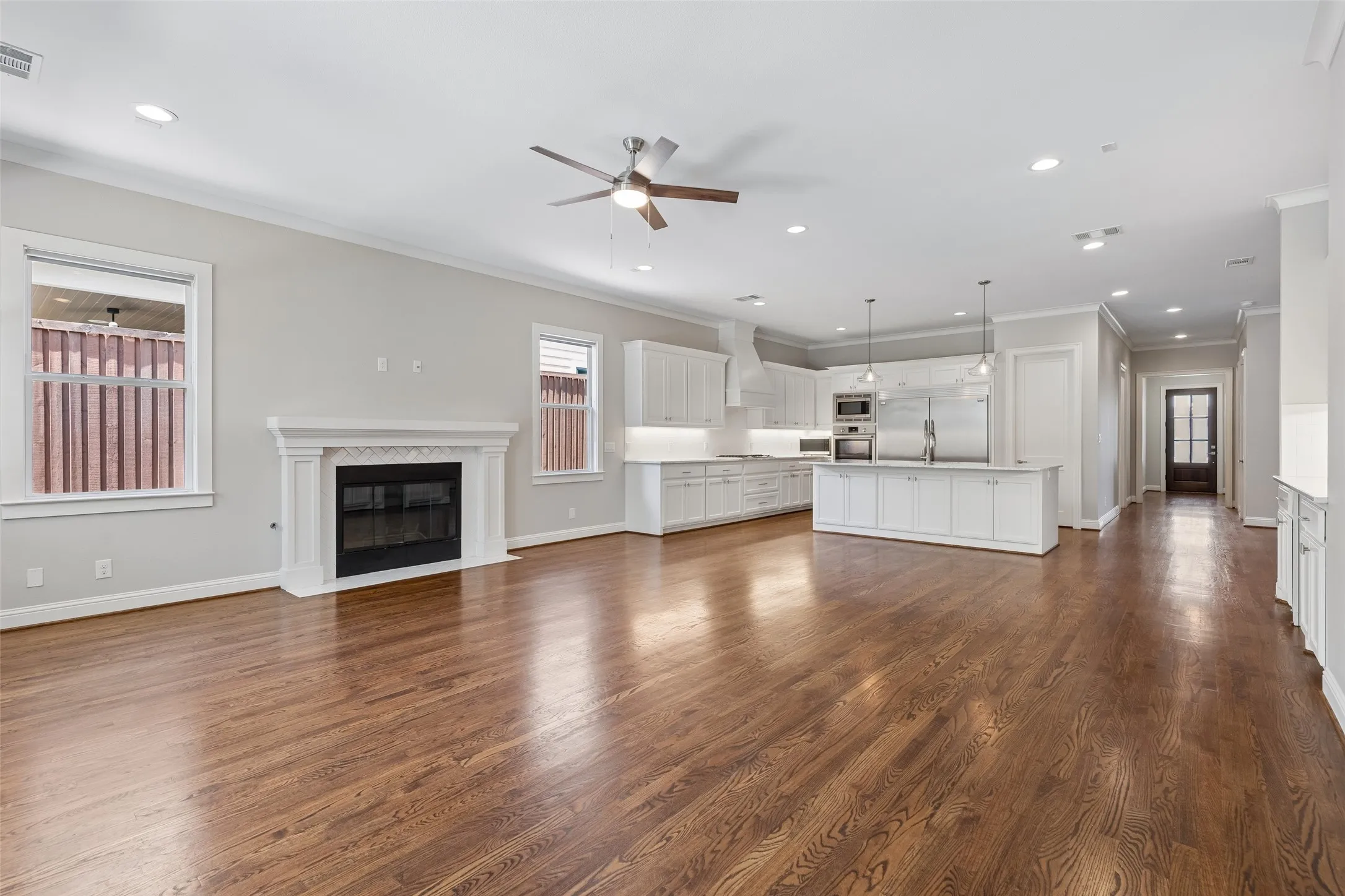 Single Family Residence For Rent in Dallas County , 6030 Vickery Boulevard, Dallas, Texas 75206, 4 Bedroom, 4 Bathroom, 2 Garage spaces, 4,011 Sqft, built in 2017, mls#21377163, Real Estate Agent in Dallas, Homes For Rent in Dallas county, Homes For Rent in Dallas, Realtor in Dallas Texas, Real Estate Brokerage Independent Realty Texas, Luminita Cordes Realtor