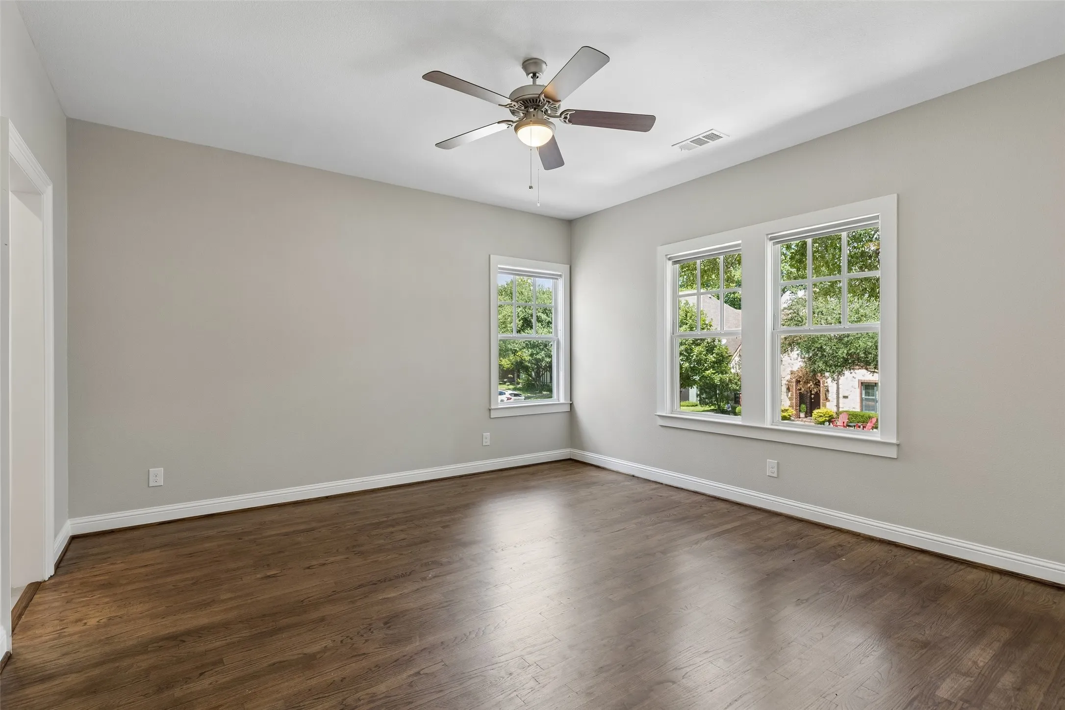 Single Family Residence For Rent in Dallas County , 6030 Vickery Boulevard, Dallas, Texas 75206, 4 Bedroom, 4 Bathroom, 2 Garage spaces, 4,011 Sqft, built in 2017, mls#21377163, Real Estate Agent in Dallas, Homes For Rent in Dallas county, Homes For Rent in Dallas, Realtor in Dallas Texas, Real Estate Brokerage Independent Realty Texas, Luminita Cordes Realtor