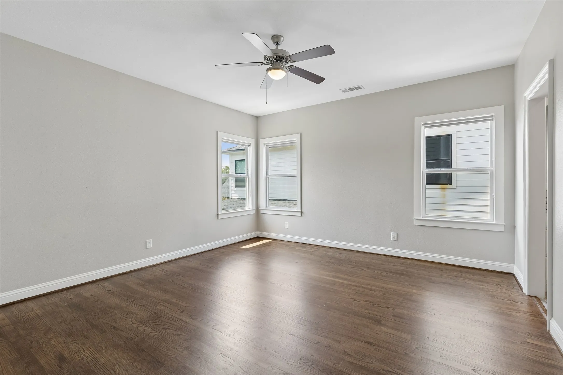 Single Family Residence For Rent in Dallas County , 6030 Vickery Boulevard, Dallas, Texas 75206, 4 Bedroom, 4 Bathroom, 2 Garage spaces, 4,011 Sqft, built in 2017, mls#21377163, Real Estate Agent in Dallas, Homes For Rent in Dallas county, Homes For Rent in Dallas, Realtor in Dallas Texas, Real Estate Brokerage Independent Realty Texas, Luminita Cordes Realtor