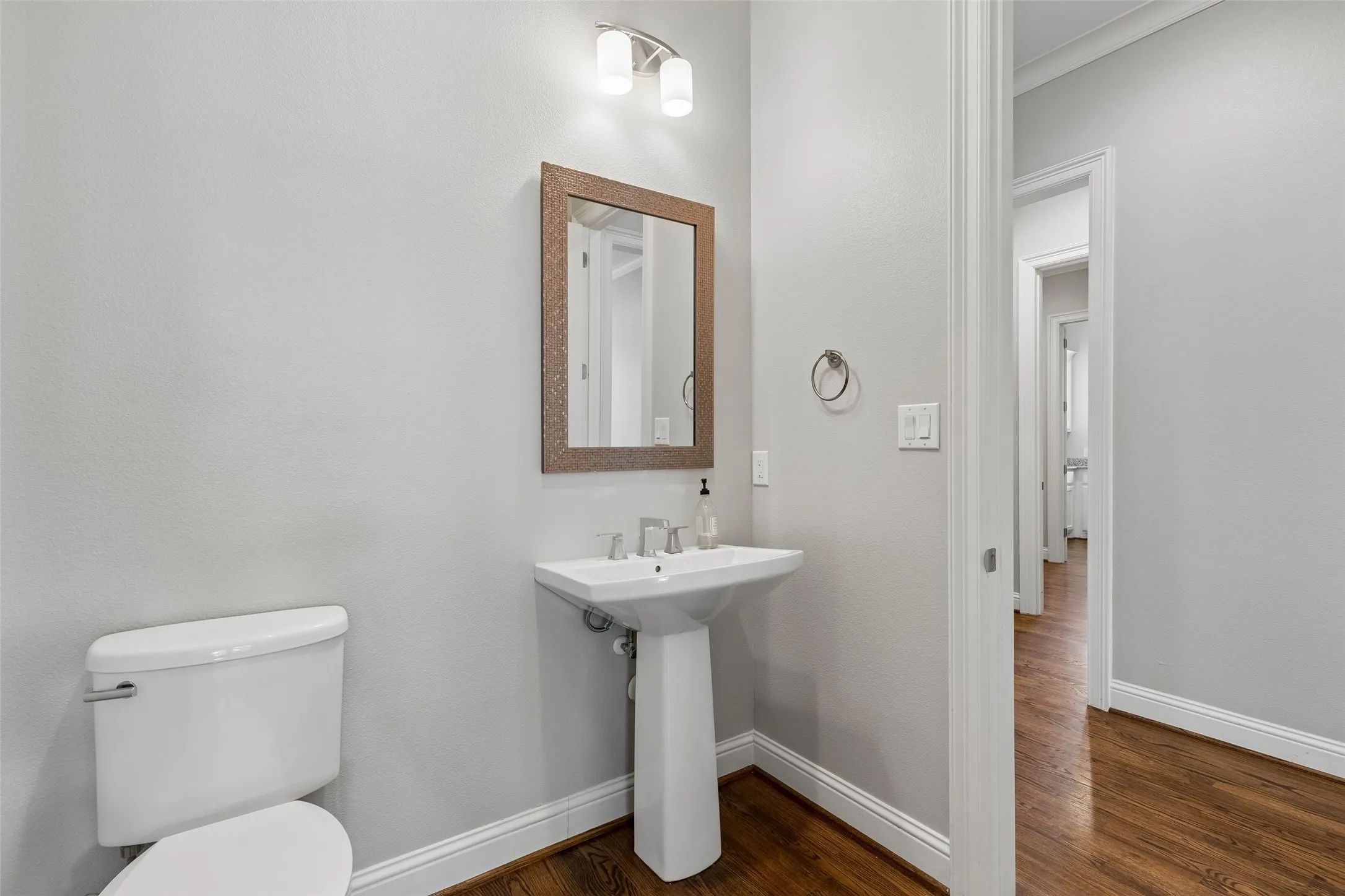 Single Family Residence For Rent in Dallas County , 6030 Vickery Boulevard, Dallas, Texas 75206, 4 Bedroom, 4 Bathroom, 2 Garage spaces, 4,011 Sqft, built in 2017, mls#21377163, Real Estate Agent in Dallas, Homes For Rent in Dallas county, Homes For Rent in Dallas, Realtor in Dallas Texas, Real Estate Brokerage Independent Realty Texas, Luminita Cordes Realtor