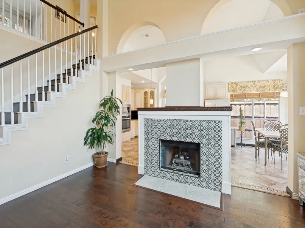 Single Family Residence For Sale in Collin County , 2700 Meadow Hills Lane, Plano, Texas 75093, 4 Bedroom, 4 Bathroom, 2 Garage spaces, 2,810 Sqft, built in 1992, mls#21377745, Real Estate Agent in Plano, Homes For Sale in Collin county, Homes For Sale in Plano, Realtor in Plano Texas, Real Estate Brokerage Independent Realty Texas, Luminita Cordes Realtor
