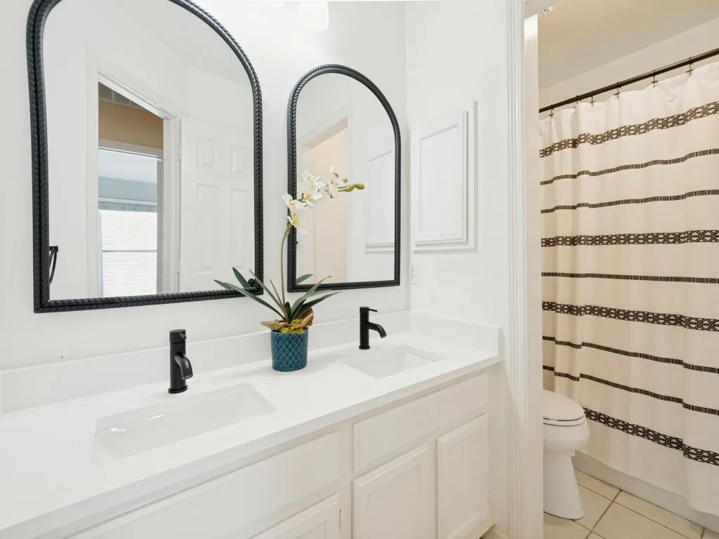Single Family Residence For Sale in Collin County , 2700 Meadow Hills Lane, Plano, Texas 75093, 4 Bedroom, 4 Bathroom, 2 Garage spaces, 2,810 Sqft, built in 1992, mls#21377745, Real Estate Agent in Plano, Homes For Sale in Collin county, Homes For Sale in Plano, Realtor in Plano Texas, Real Estate Brokerage Independent Realty Texas, Luminita Cordes Realtor