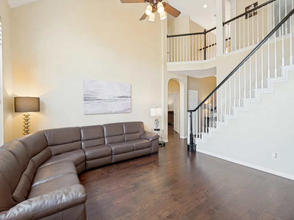 Single Family Residence For Sale in Collin County , 2700 Meadow Hills Lane, Plano, Texas 75093, 4 Bedroom, 4 Bathroom, 2 Garage spaces, 2,810 Sqft, built in 1992, mls#21377745, Real Estate Agent in Plano, Homes For Sale in Collin county, Homes For Sale in Plano, Realtor in Plano Texas, Real Estate Brokerage Independent Realty Texas, Luminita Cordes Realtor
