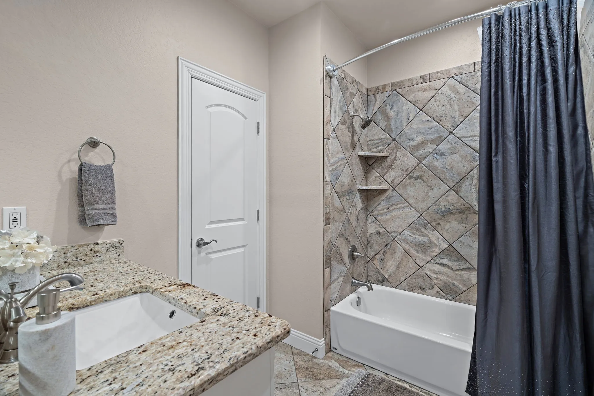 Single Family Residence For Sale in Wise County , 830 County Road 4797, Springtown, Texas 76082, 4 Bedroom, 5 Bathroom, 2 Garage spaces, 3,688 Sqft, built in 2018, mls#21375058, Real Estate Agent in Springtown, Homes For Sale in Wise county, Homes For Sale in Springtown, Realtor in Springtown Texas, Real Estate Brokerage Independent Realty Texas, Luminita Cordes Realtor