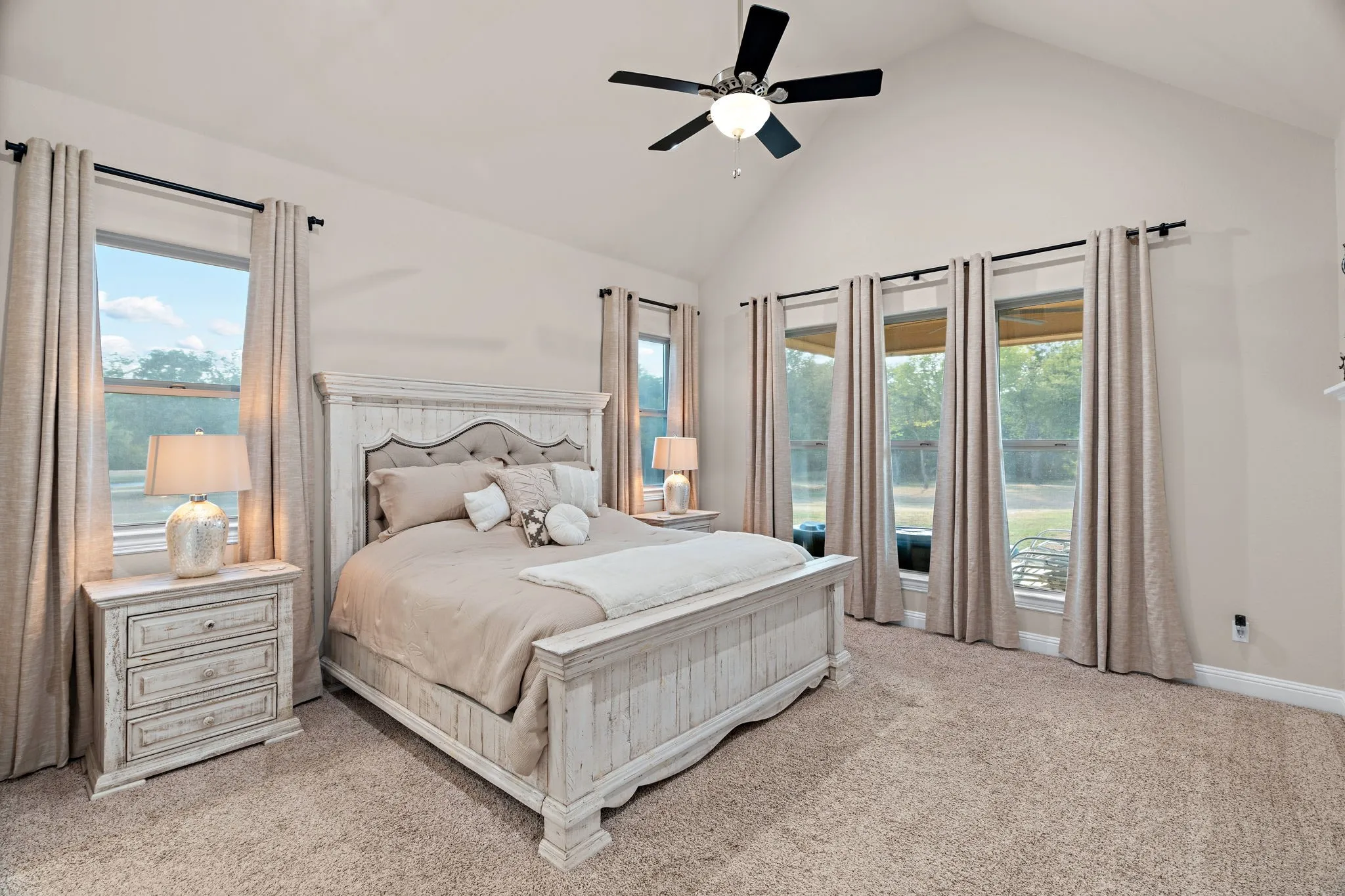 Single Family Residence For Sale in Wise County , 830 County Road 4797, Springtown, Texas 76082, 4 Bedroom, 5 Bathroom, 2 Garage spaces, 3,688 Sqft, built in 2018, mls#21375058, Real Estate Agent in Springtown, Homes For Sale in Wise county, Homes For Sale in Springtown, Realtor in Springtown Texas, Real Estate Brokerage Independent Realty Texas, Luminita Cordes Realtor