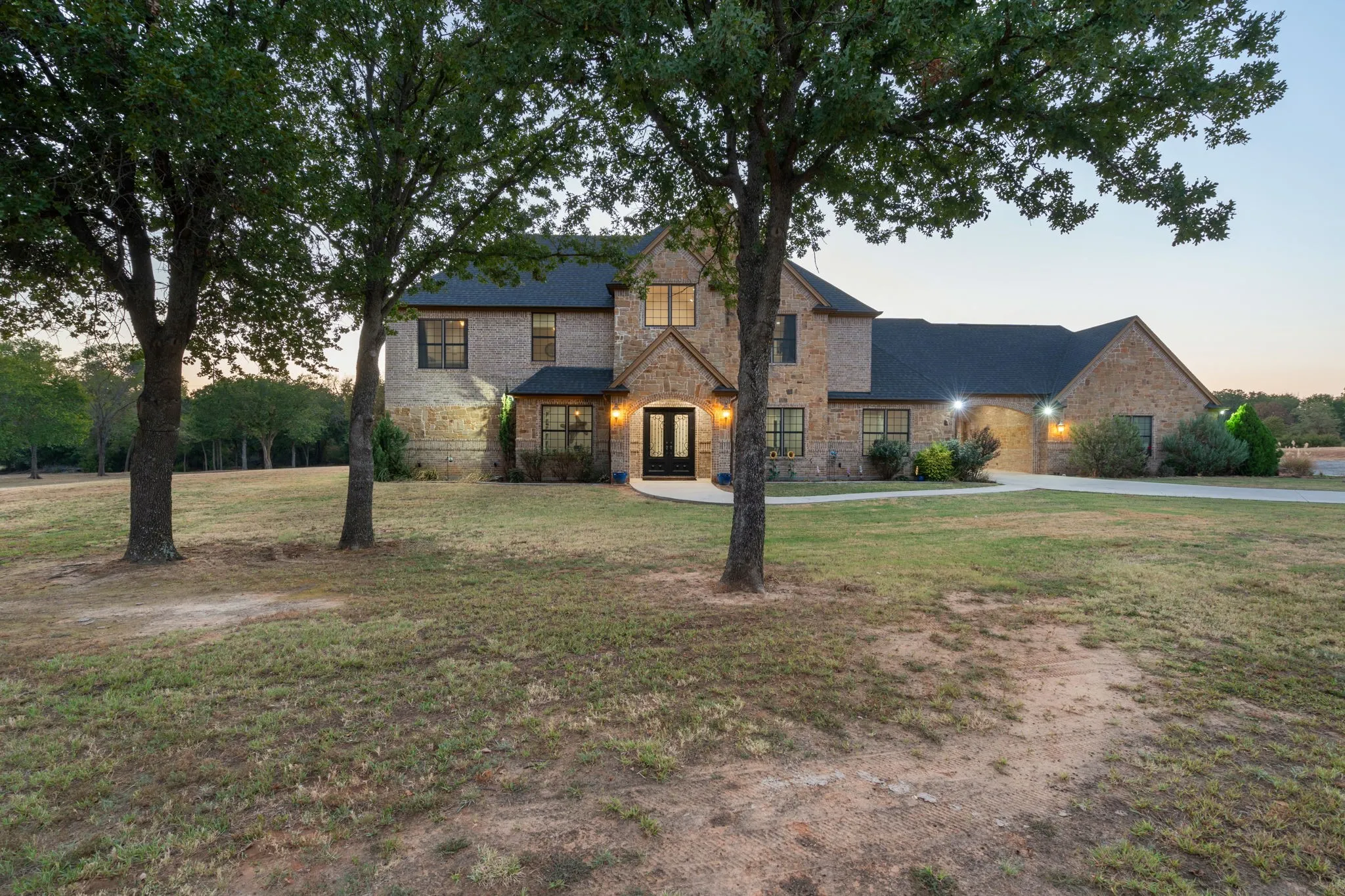 Single Family Residence For Sale in Wise County , 830 County Road 4797, Springtown, Texas 76082, 4 Bedroom, 5 Bathroom, 2 Garage spaces, 3,688 Sqft, built in 2018, mls#21375058, Real Estate Agent in Springtown, Homes For Sale in Wise county, Homes For Sale in Springtown, Realtor in Springtown Texas, Real Estate Brokerage Independent Realty Texas, Luminita Cordes Realtor