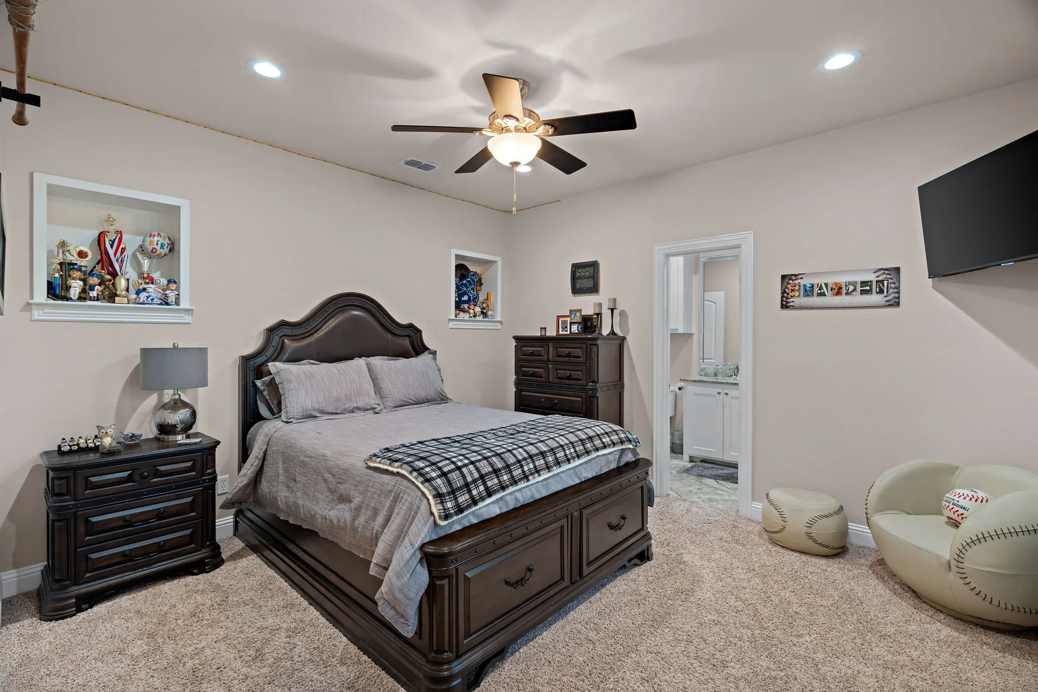 Single Family Residence For Sale in Wise County , 830 County Road 4797, Springtown, Texas 76082, 4 Bedroom, 5 Bathroom, 2 Garage spaces, 3,688 Sqft, built in 2018, mls#21375058, Real Estate Agent in Springtown, Homes For Sale in Wise county, Homes For Sale in Springtown, Realtor in Springtown Texas, Real Estate Brokerage Independent Realty Texas, Luminita Cordes Realtor