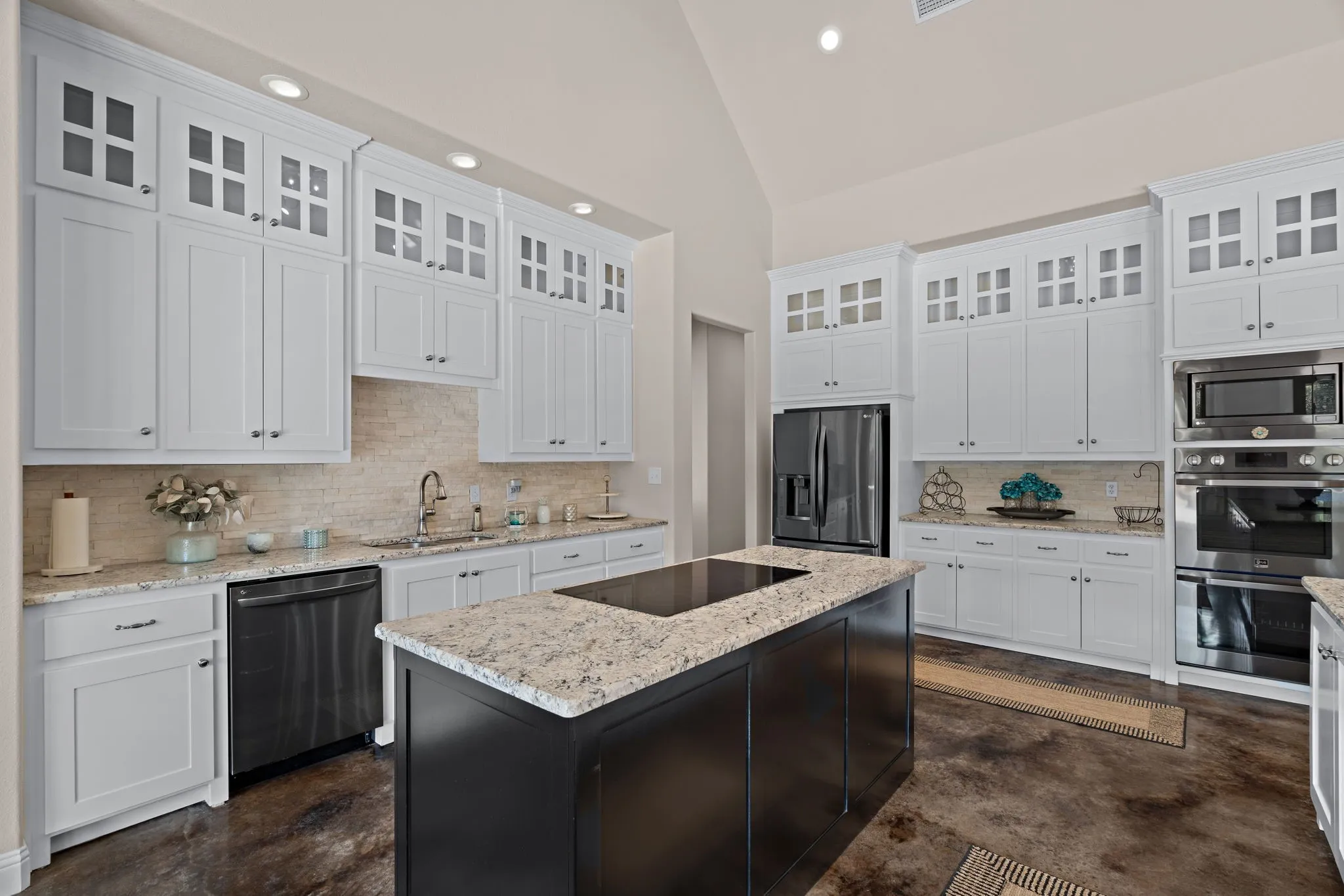 Single Family Residence For Sale in Wise County , 830 County Road 4797, Springtown, Texas 76082, 4 Bedroom, 5 Bathroom, 2 Garage spaces, 3,688 Sqft, built in 2018, mls#21375058, Real Estate Agent in Springtown, Homes For Sale in Wise county, Homes For Sale in Springtown, Realtor in Springtown Texas, Real Estate Brokerage Independent Realty Texas, Luminita Cordes Realtor