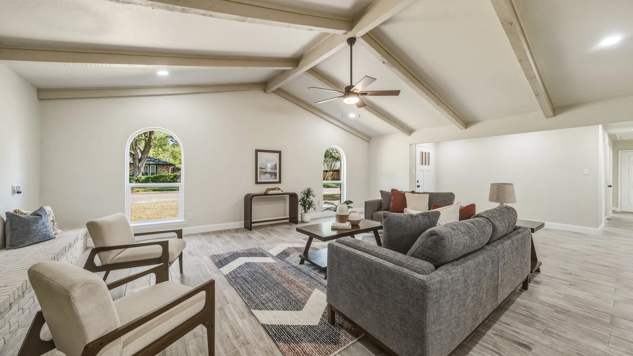 Single Family Residence For Sale in Dallas County , 122 Meadowbrook Drive, De Soto, Texas 75115, 4 Bedroom, 3 Bathroom, 2 Garage spaces, 2,441 Sqft, built in 1972, mls#21377757, Real Estate Agent in De Soto, Homes For Sale in Dallas county, Homes For Sale in De Soto, Realtor in De Soto Texas, Real Estate Brokerage Independent Realty Texas, Luminita Cordes Realtor