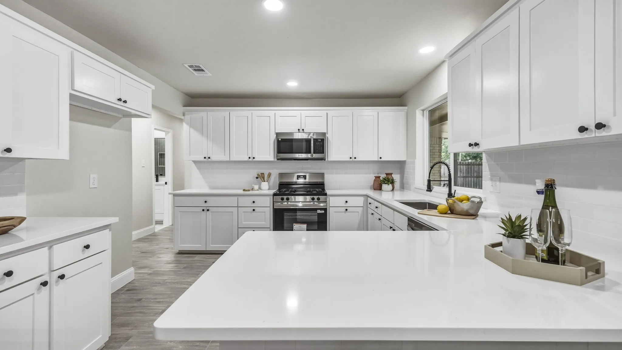 Single Family Residence For Sale in Dallas County , 122 Meadowbrook Drive, De Soto, Texas 75115, 4 Bedroom, 3 Bathroom, 2 Garage spaces, 2,441 Sqft, built in 1972, mls#21377757, Real Estate Agent in De Soto, Homes For Sale in Dallas county, Homes For Sale in De Soto, Realtor in De Soto Texas, Real Estate Brokerage Independent Realty Texas, Luminita Cordes Realtor