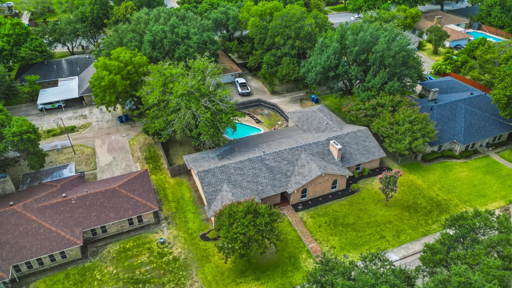 Single Family Residence For Sale in Dallas County , 122 Meadowbrook Drive, De Soto, Texas 75115, 4 Bedroom, 3 Bathroom, 2 Garage spaces, 2,441 Sqft, built in 1972, mls#21377757, Real Estate Agent in De Soto, Homes For Sale in Dallas county, Homes For Sale in De Soto, Realtor in De Soto Texas, Real Estate Brokerage Independent Realty Texas, Luminita Cordes Realtor