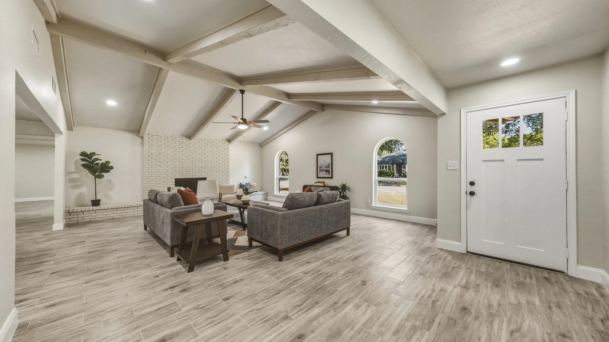 Single Family Residence For Sale in Dallas County , 122 Meadowbrook Drive, De Soto, Texas 75115, 4 Bedroom, 3 Bathroom, 2 Garage spaces, 2,441 Sqft, built in 1972, mls#21377757, Real Estate Agent in De Soto, Homes For Sale in Dallas county, Homes For Sale in De Soto, Realtor in De Soto Texas, Real Estate Brokerage Independent Realty Texas, Luminita Cordes Realtor