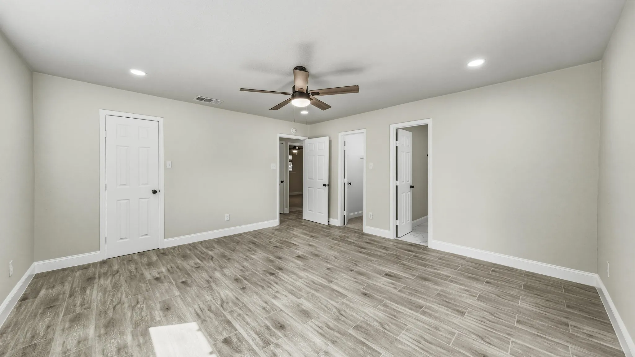 Single Family Residence For Sale in Dallas County , 122 Meadowbrook Drive, De Soto, Texas 75115, 4 Bedroom, 3 Bathroom, 2 Garage spaces, 2,441 Sqft, built in 1972, mls#21377757, Real Estate Agent in De Soto, Homes For Sale in Dallas county, Homes For Sale in De Soto, Realtor in De Soto Texas, Real Estate Brokerage Independent Realty Texas, Luminita Cordes Realtor