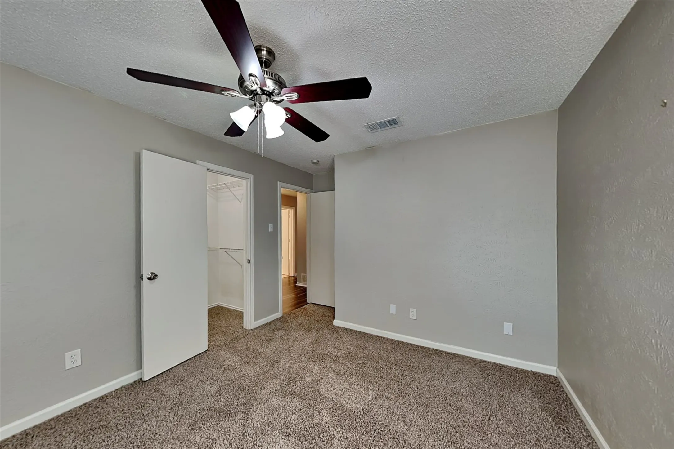 Single Family Residence For Rent in Denton County , 2016 Avignon Drive, Carrollton, Texas 75007, 3 Bedroom, 2 Bathroom, 2 Garage spaces, 1,477 Sqft, built in 1983, mls#21377763, Real Estate Agent in Carrollton, Homes For Rent in Denton county, Homes For Rent in Carrollton, Realtor in Carrollton Texas, Real Estate Brokerage Independent Realty Texas, Luminita Cordes Realtor