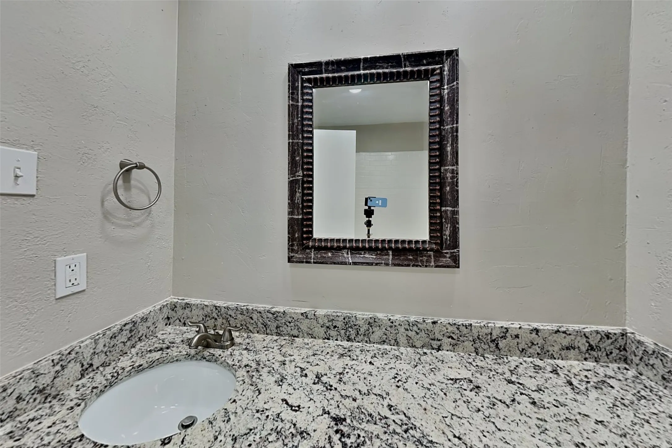 Single Family Residence For Rent in Denton County , 2016 Avignon Drive, Carrollton, Texas 75007, 3 Bedroom, 2 Bathroom, 2 Garage spaces, 1,477 Sqft, built in 1983, mls#21377763, Real Estate Agent in Carrollton, Homes For Rent in Denton county, Homes For Rent in Carrollton, Realtor in Carrollton Texas, Real Estate Brokerage Independent Realty Texas, Luminita Cordes Realtor