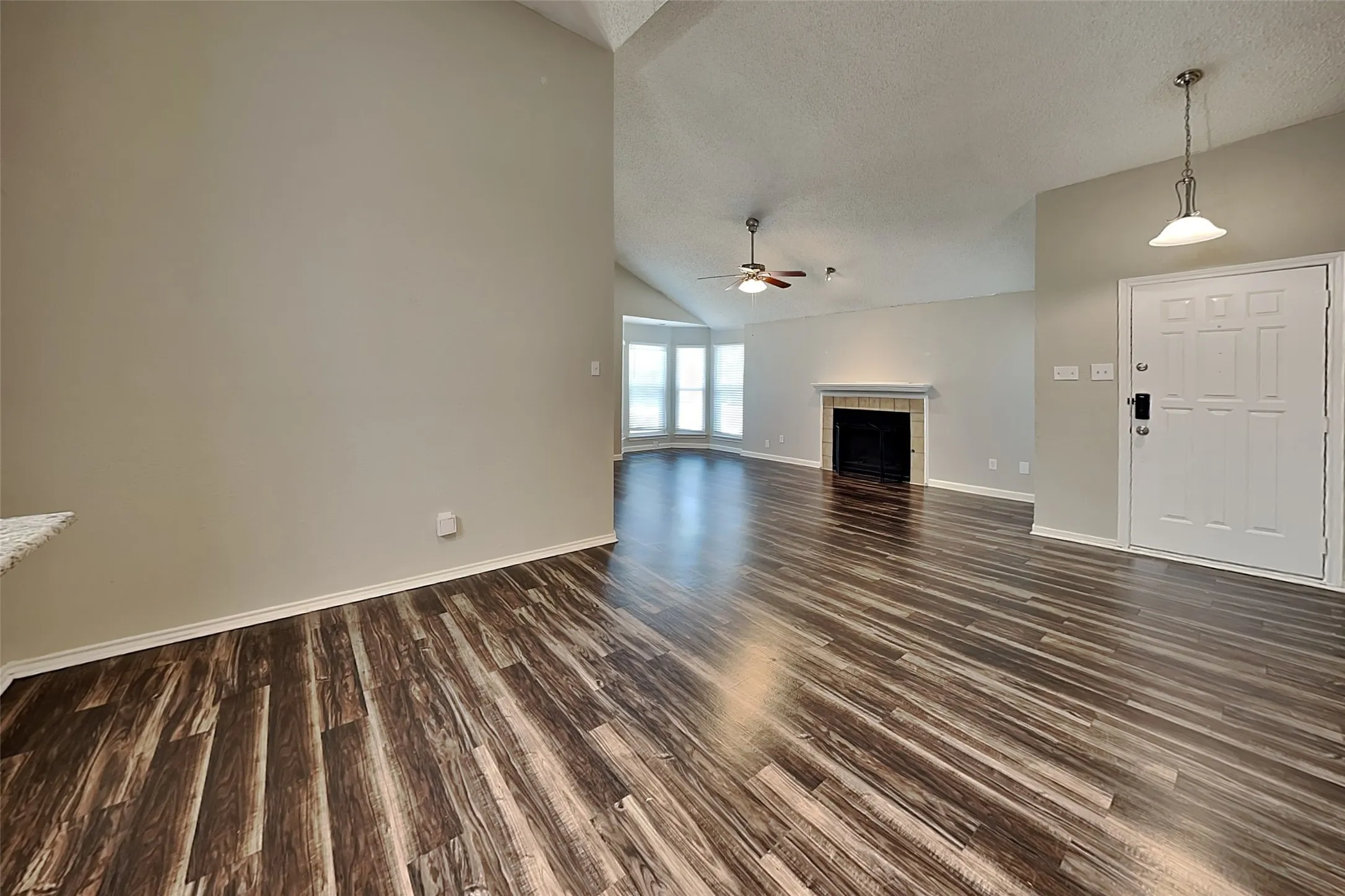 Single Family Residence For Rent in Denton County , 2016 Avignon Drive, Carrollton, Texas 75007, 3 Bedroom, 2 Bathroom, 2 Garage spaces, 1,477 Sqft, built in 1983, mls#21377763, Real Estate Agent in Carrollton, Homes For Rent in Denton county, Homes For Rent in Carrollton, Realtor in Carrollton Texas, Real Estate Brokerage Independent Realty Texas, Luminita Cordes Realtor