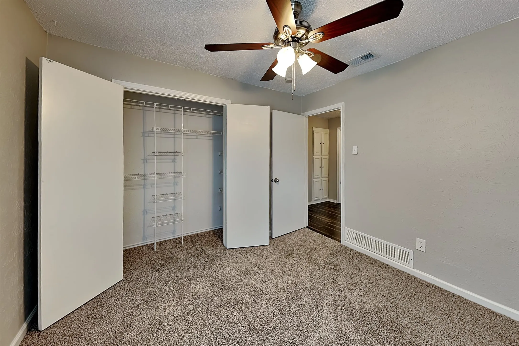 Single Family Residence For Rent in Denton County , 2016 Avignon Drive, Carrollton, Texas 75007, 3 Bedroom, 2 Bathroom, 2 Garage spaces, 1,477 Sqft, built in 1983, mls#21377763, Real Estate Agent in Carrollton, Homes For Rent in Denton county, Homes For Rent in Carrollton, Realtor in Carrollton Texas, Real Estate Brokerage Independent Realty Texas, Luminita Cordes Realtor