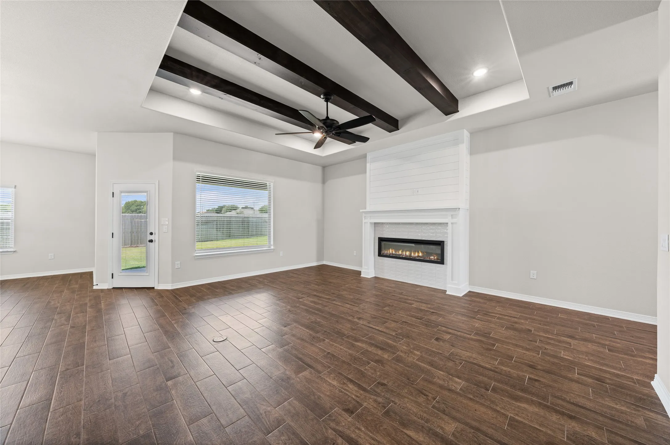 Single Family Residence For Sale in Mc Lennan County , 132 Lasso Loop, Lorena, Texas 76655, 4 Bedroom, 3 Bathroom, 3 Garage spaces, 2,120 Sqft, built in 2026, mls#21376835, Real Estate Agent in Lorena, Homes For Sale in Mc Lennan county, Homes For Sale in Lorena, Realtor in Lorena Texas, Real Estate Brokerage Independent Realty Texas, Luminita Cordes Realtor