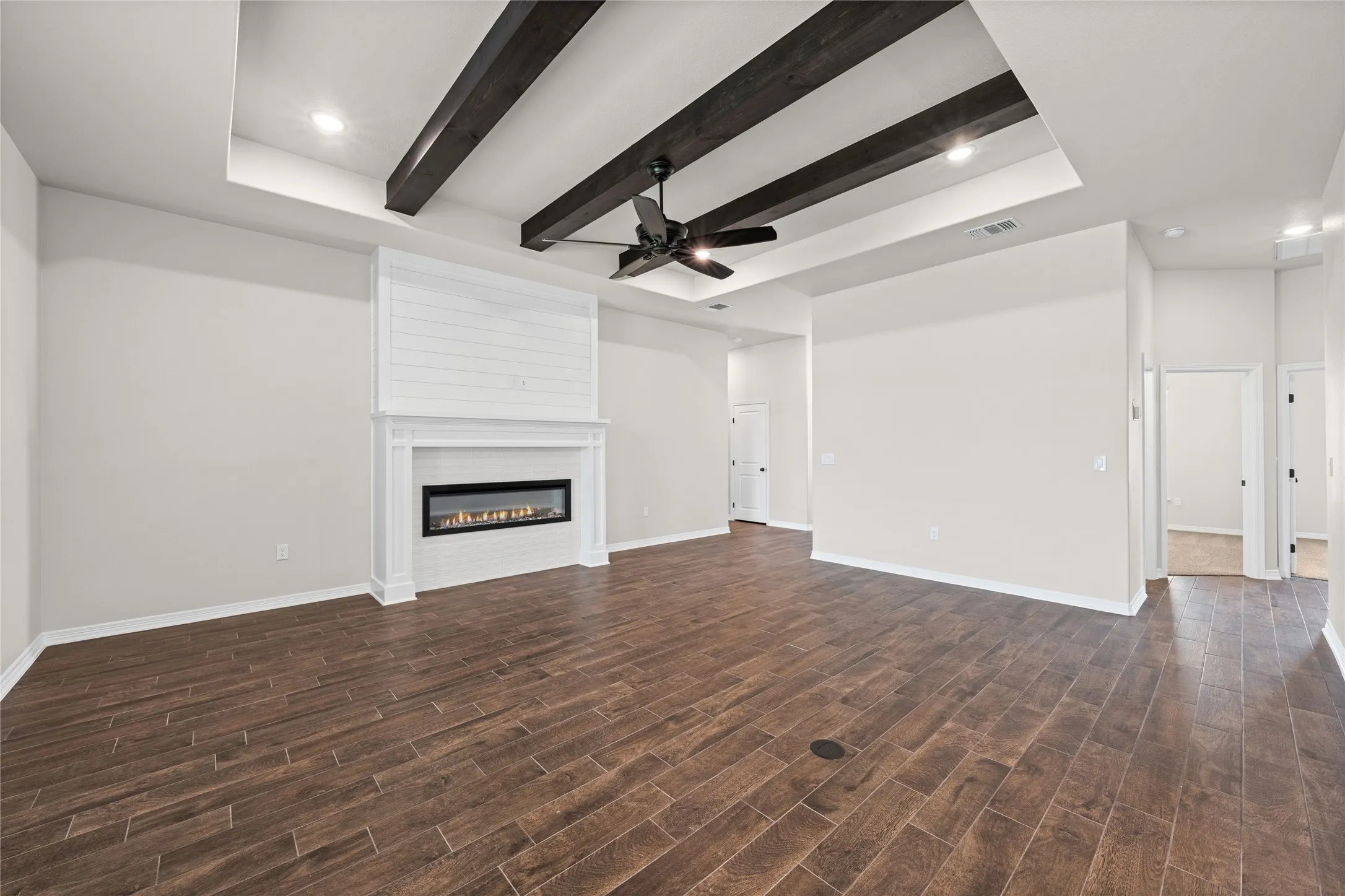 Single Family Residence For Sale in Mc Lennan County , 132 Lasso Loop, Lorena, Texas 76655, 4 Bedroom, 3 Bathroom, 3 Garage spaces, 2,120 Sqft, built in 2026, mls#21376835, Real Estate Agent in Lorena, Homes For Sale in Mc Lennan county, Homes For Sale in Lorena, Realtor in Lorena Texas, Real Estate Brokerage Independent Realty Texas, Luminita Cordes Realtor