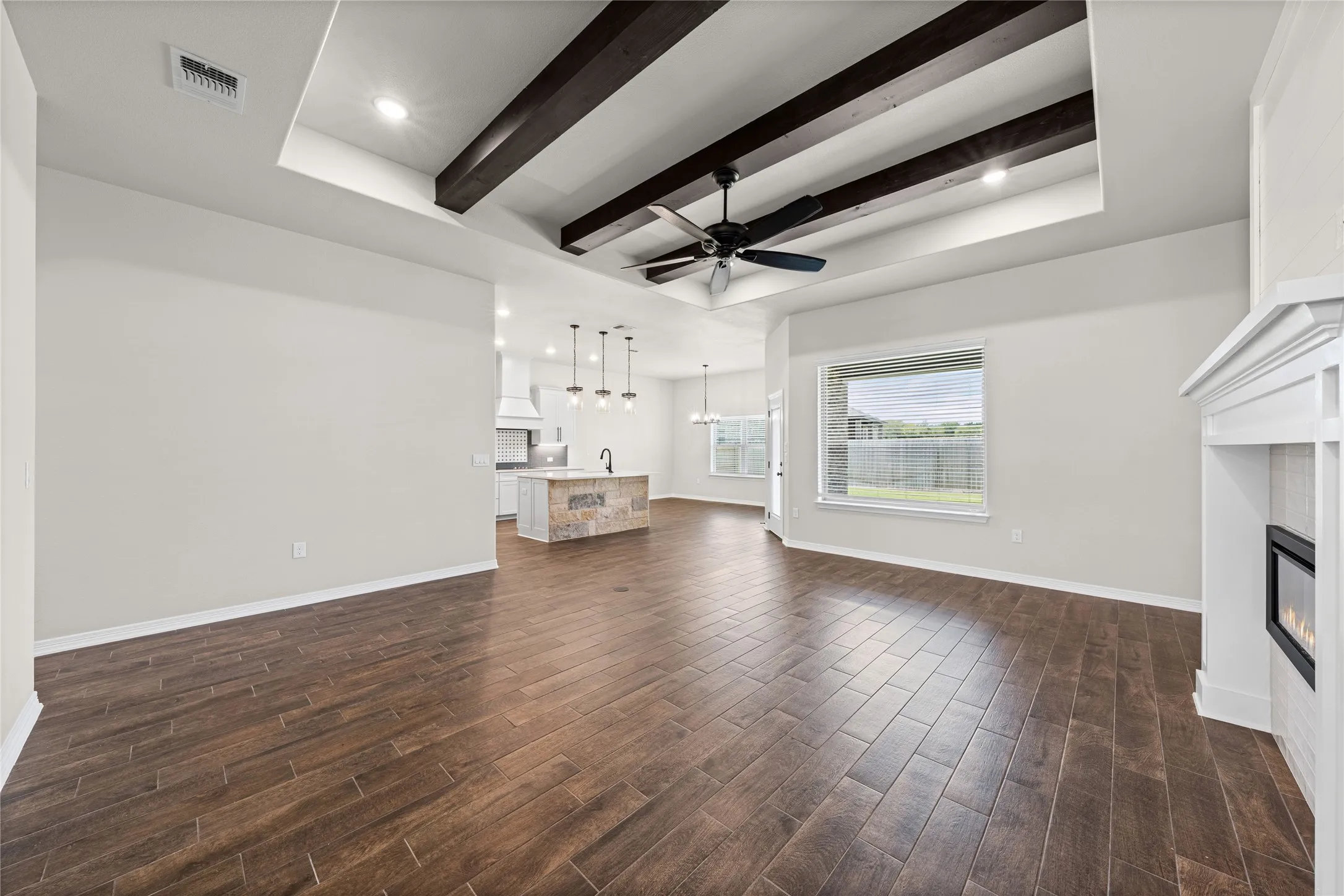 Single Family Residence For Sale in Mc Lennan County , 132 Lasso Loop, Lorena, Texas 76655, 4 Bedroom, 3 Bathroom, 3 Garage spaces, 2,120 Sqft, built in 2026, mls#21376835, Real Estate Agent in Lorena, Homes For Sale in Mc Lennan county, Homes For Sale in Lorena, Realtor in Lorena Texas, Real Estate Brokerage Independent Realty Texas, Luminita Cordes Realtor