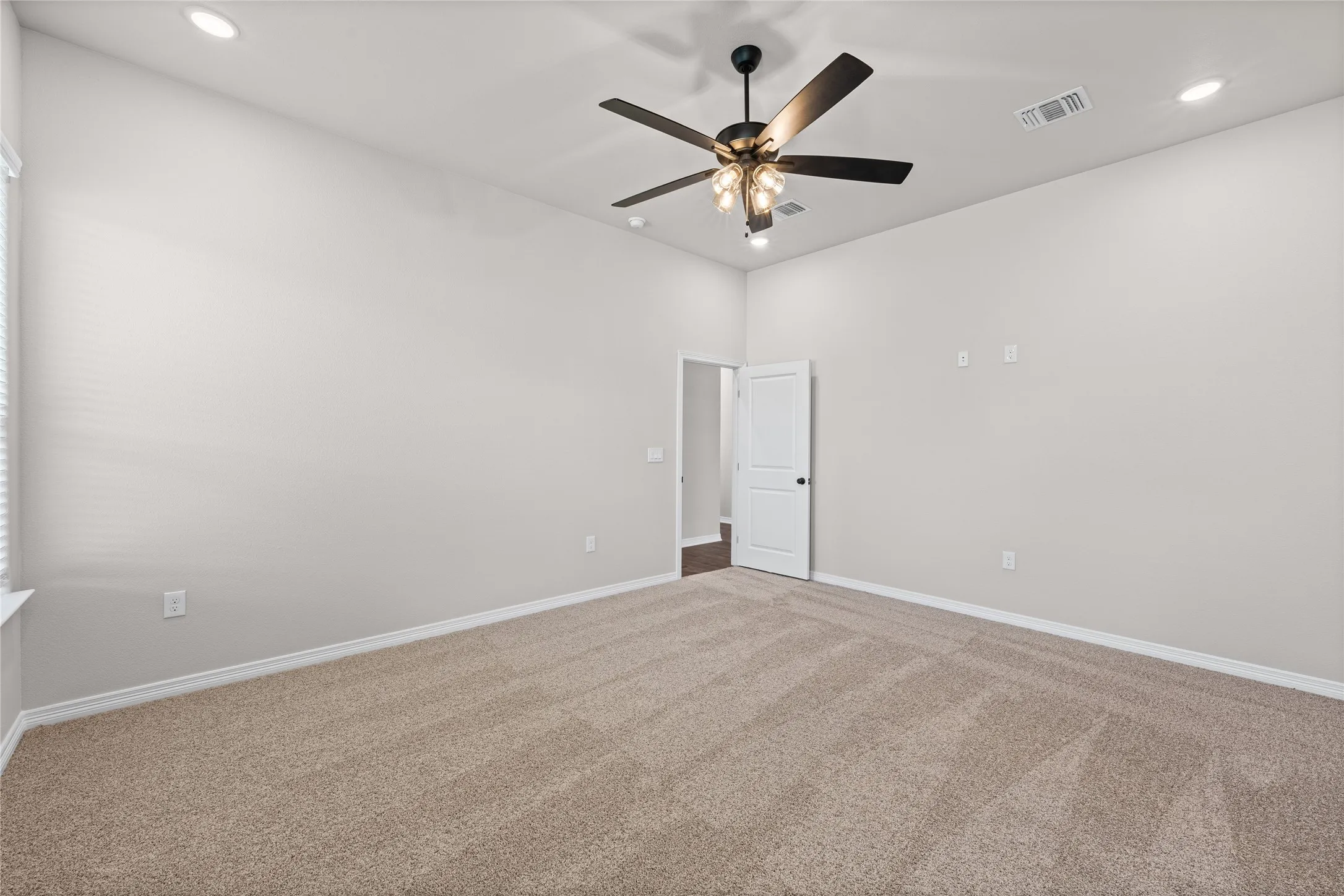 Single Family Residence For Sale in Mc Lennan County , 132 Lasso Loop, Lorena, Texas 76655, 4 Bedroom, 3 Bathroom, 3 Garage spaces, 2,120 Sqft, built in 2026, mls#21376835, Real Estate Agent in Lorena, Homes For Sale in Mc Lennan county, Homes For Sale in Lorena, Realtor in Lorena Texas, Real Estate Brokerage Independent Realty Texas, Luminita Cordes Realtor