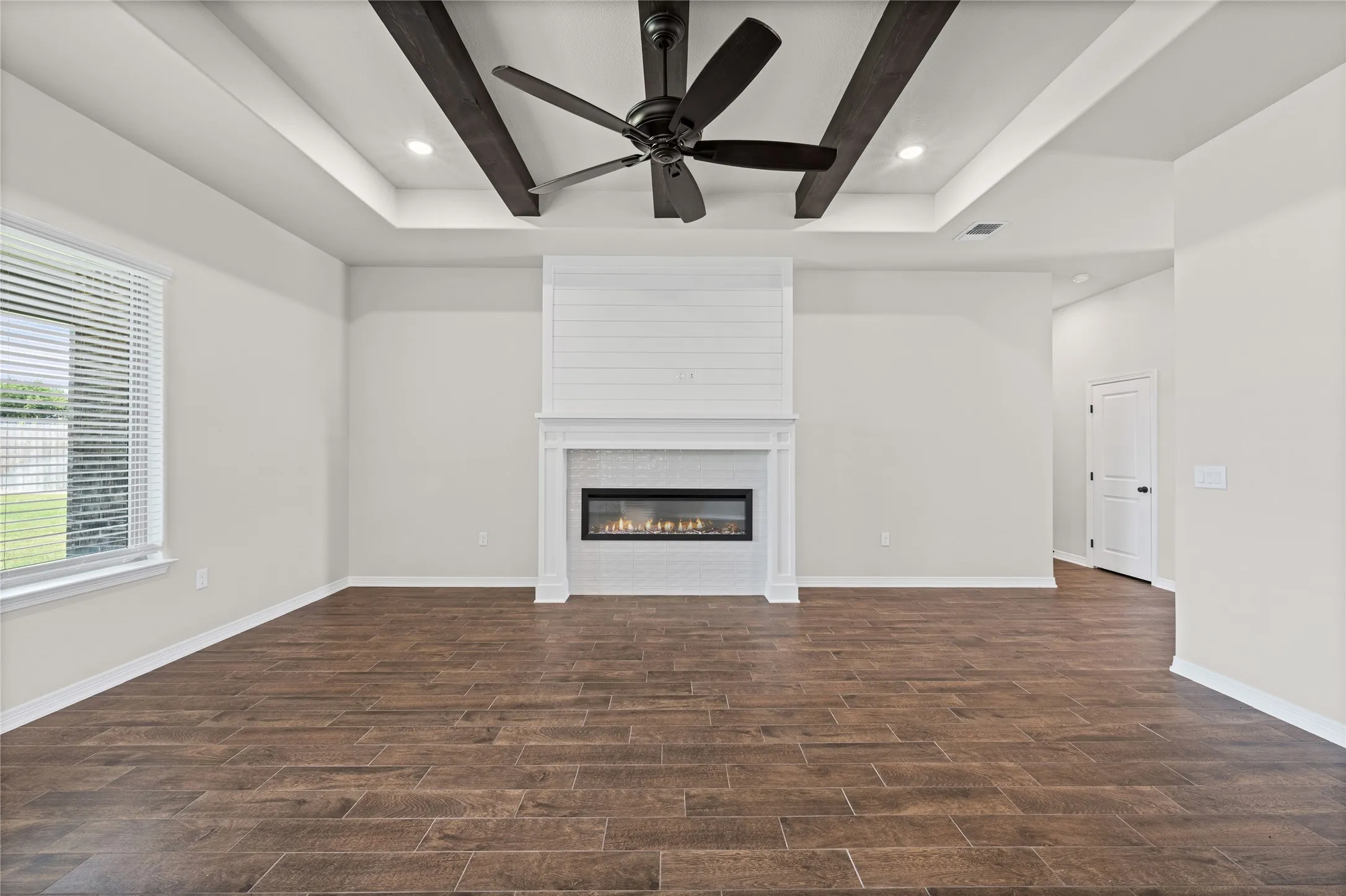 Single Family Residence For Sale in Mc Lennan County , 132 Lasso Loop, Lorena, Texas 76655, 4 Bedroom, 3 Bathroom, 3 Garage spaces, 2,120 Sqft, built in 2026, mls#21376835, Real Estate Agent in Lorena, Homes For Sale in Mc Lennan county, Homes For Sale in Lorena, Realtor in Lorena Texas, Real Estate Brokerage Independent Realty Texas, Luminita Cordes Realtor