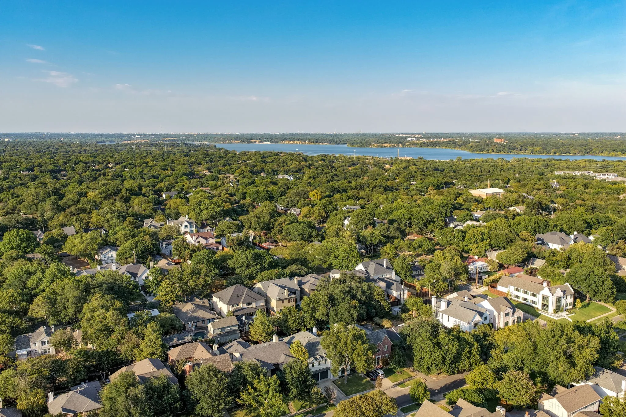 Single Family Residence For Sale in Dallas County , 6839 Coronado Avenue, Dallas, Texas 75214, 5 Bedroom, 6 Bathroom, 2 Garage spaces, 4,877 Sqft, built in 2021, mls#21375510, Real Estate Agent in Dallas, Homes For Sale in Dallas county, Homes For Sale in Dallas, Realtor in Dallas Texas, Real Estate Brokerage Independent Realty Texas, Luminita Cordes Realtor