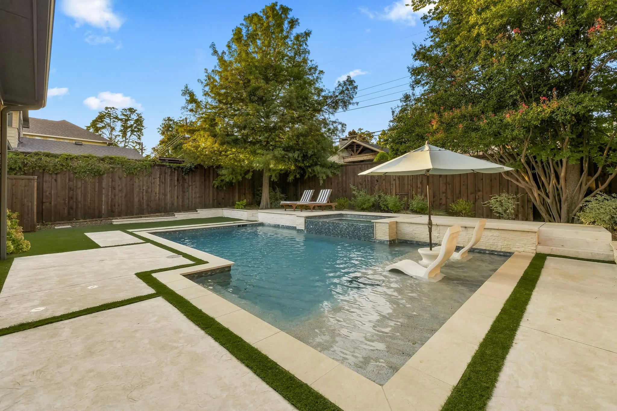 Single Family Residence For Sale in Dallas County , 6839 Coronado Avenue, Dallas, Texas 75214, 5 Bedroom, 6 Bathroom, 2 Garage spaces, 4,877 Sqft, built in 2021, mls#21375510, Real Estate Agent in Dallas, Homes For Sale in Dallas county, Homes For Sale in Dallas, Realtor in Dallas Texas, Real Estate Brokerage Independent Realty Texas, Luminita Cordes Realtor