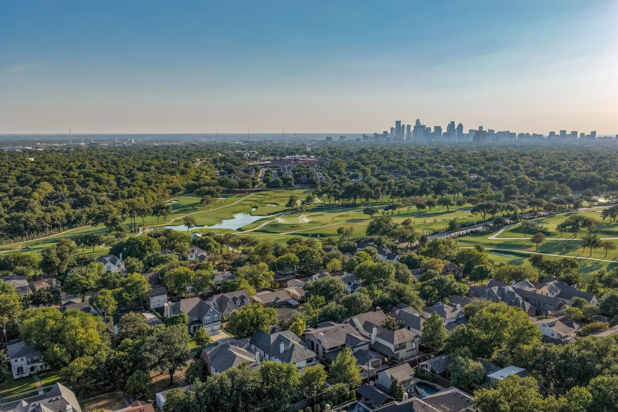 Single Family Residence For Sale in Dallas County , 6839 Coronado Avenue, Dallas, Texas 75214, 5 Bedroom, 6 Bathroom, 2 Garage spaces, 4,877 Sqft, built in 2021, mls#21375510, Real Estate Agent in Dallas, Homes For Sale in Dallas county, Homes For Sale in Dallas, Realtor in Dallas Texas, Real Estate Brokerage Independent Realty Texas, Luminita Cordes Realtor