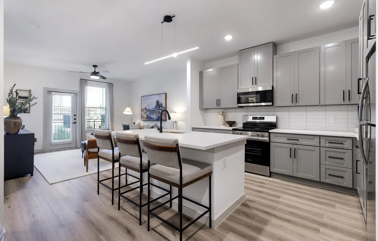 Apartment For Rent in Tarrant County , 750 Turner Warnell Road 1108, Arlington, Texas 76001, 1 Bedroom, 1 Bathroom, Garage spaces, 641 Sqft, built in 2025, mls#21377787, Real Estate Agent in Arlington, Homes For Rent in Tarrant county, Homes For Rent in Arlington, Realtor in Arlington Texas, Real Estate Brokerage Independent Realty Texas, Luminita Cordes Realtor