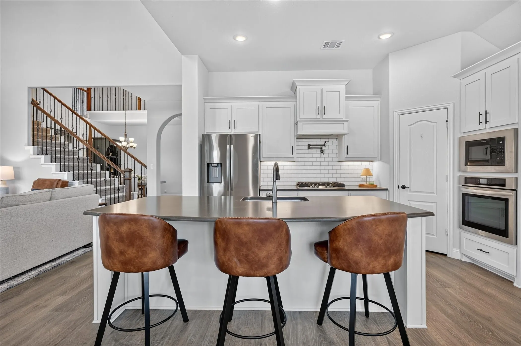 Single Family Residence For Sale in Denton County , 1113 Wrenwood Drive, Justin, Texas 76247, 5 Bedroom, 5 Bathroom, 3 Garage spaces, 4,070 Sqft, built in 2022, mls#21377435, Real Estate Agent in Justin, Homes For Sale in Denton county, Homes For Sale in Justin, Realtor in Justin Texas, Real Estate Brokerage Independent Realty Texas, Luminita Cordes Realtor
