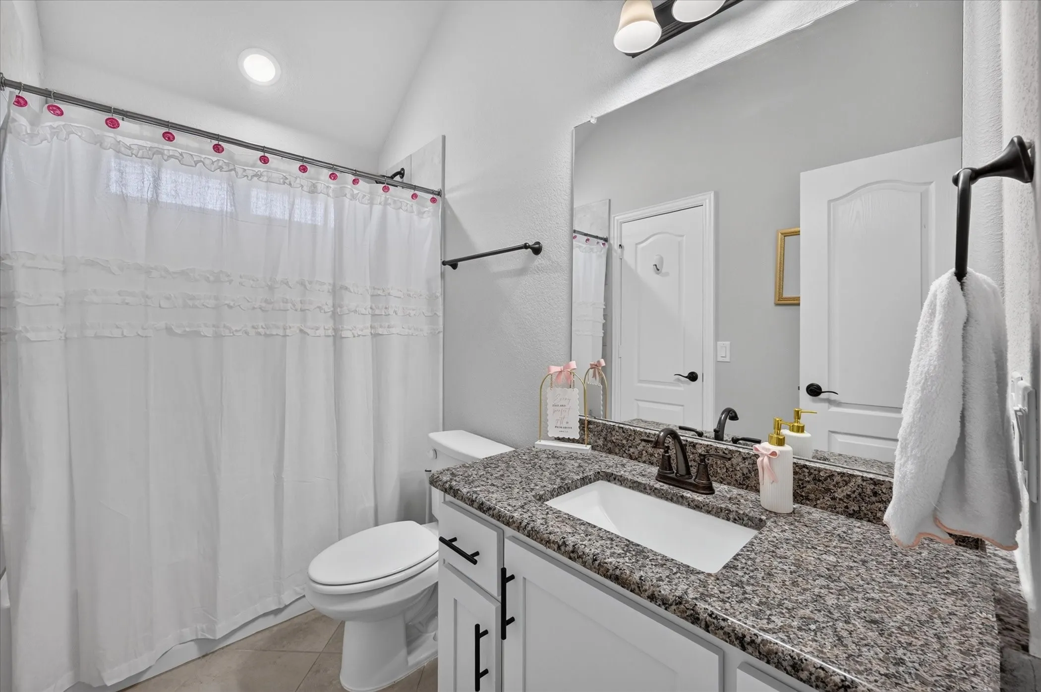 Single Family Residence For Sale in Denton County , 1113 Wrenwood Drive, Justin, Texas 76247, 5 Bedroom, 5 Bathroom, 3 Garage spaces, 4,070 Sqft, built in 2022, mls#21377435, Real Estate Agent in Justin, Homes For Sale in Denton county, Homes For Sale in Justin, Realtor in Justin Texas, Real Estate Brokerage Independent Realty Texas, Luminita Cordes Realtor