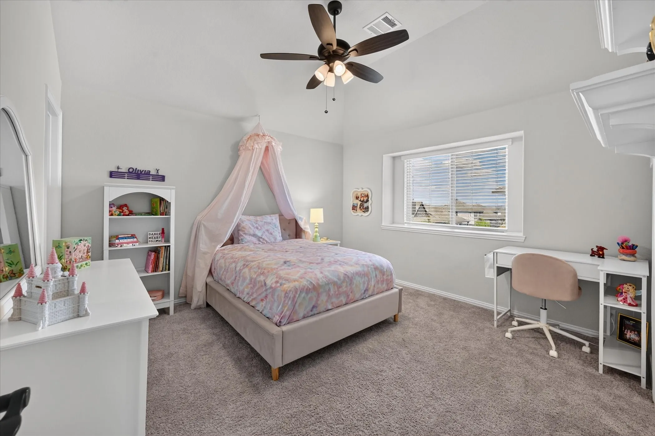 Single Family Residence For Sale in Denton County , 1113 Wrenwood Drive, Justin, Texas 76247, 5 Bedroom, 5 Bathroom, 3 Garage spaces, 4,070 Sqft, built in 2022, mls#21377435, Real Estate Agent in Justin, Homes For Sale in Denton county, Homes For Sale in Justin, Realtor in Justin Texas, Real Estate Brokerage Independent Realty Texas, Luminita Cordes Realtor