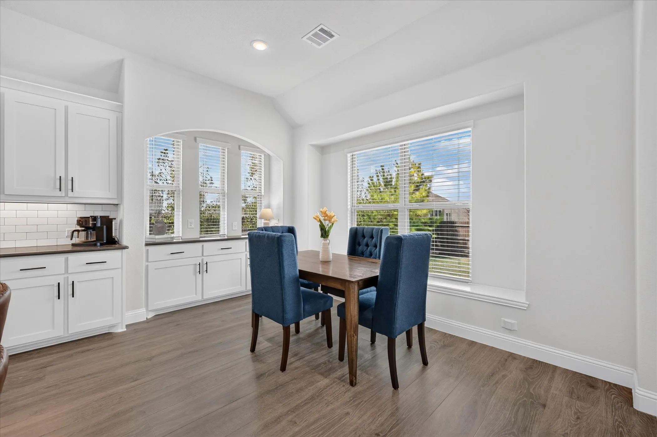 Single Family Residence For Sale in Denton County , 1113 Wrenwood Drive, Justin, Texas 76247, 5 Bedroom, 5 Bathroom, 3 Garage spaces, 4,070 Sqft, built in 2022, mls#21377435, Real Estate Agent in Justin, Homes For Sale in Denton county, Homes For Sale in Justin, Realtor in Justin Texas, Real Estate Brokerage Independent Realty Texas, Luminita Cordes Realtor