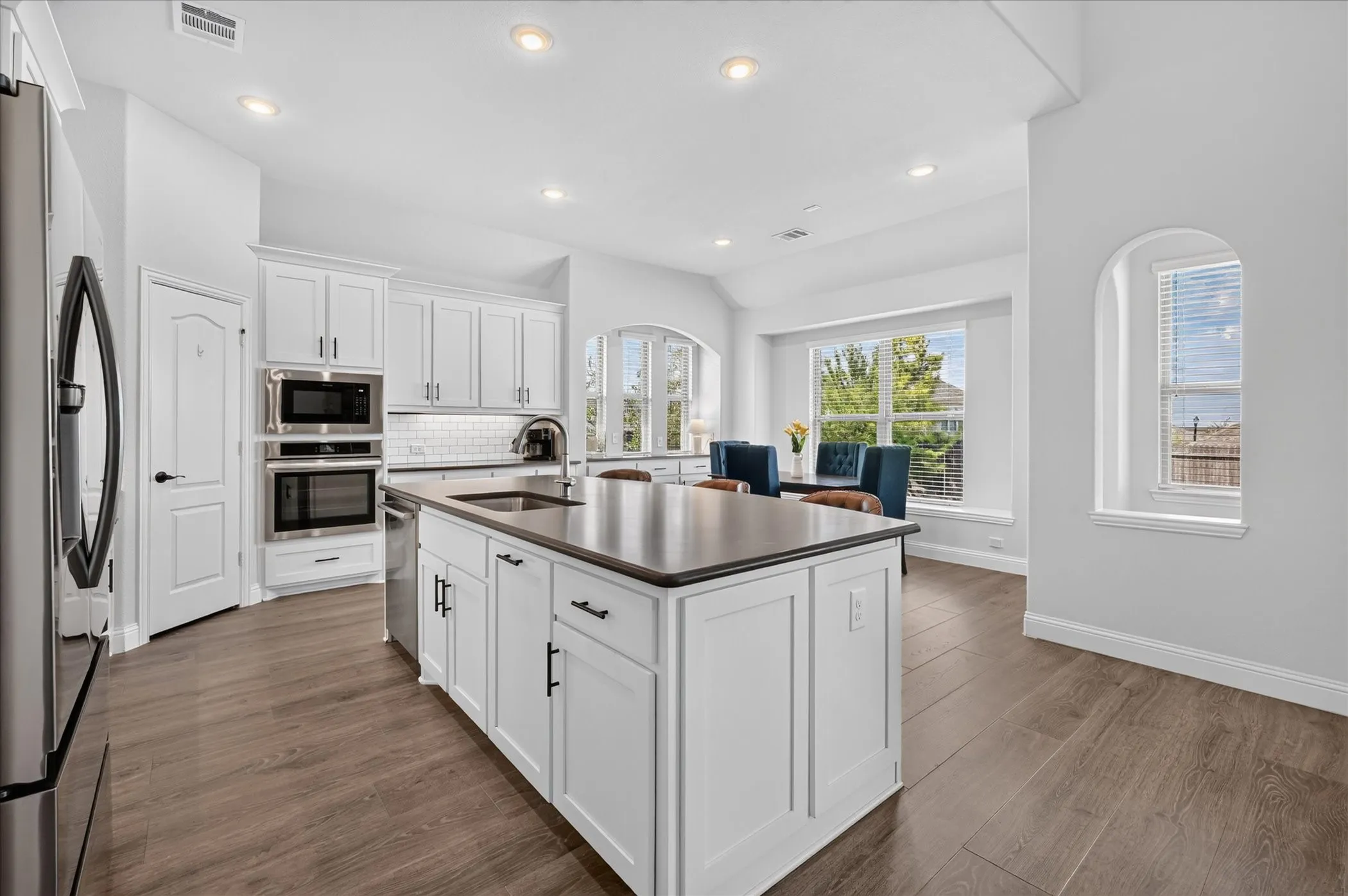Single Family Residence For Sale in Denton County , 1113 Wrenwood Drive, Justin, Texas 76247, 5 Bedroom, 5 Bathroom, 3 Garage spaces, 4,070 Sqft, built in 2022, mls#21377435, Real Estate Agent in Justin, Homes For Sale in Denton county, Homes For Sale in Justin, Realtor in Justin Texas, Real Estate Brokerage Independent Realty Texas, Luminita Cordes Realtor