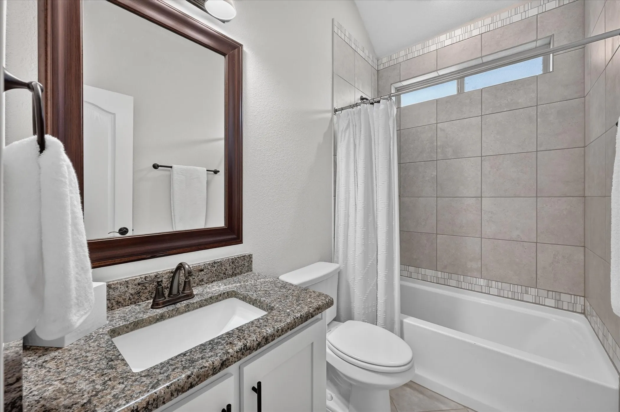 Single Family Residence For Sale in Denton County , 1113 Wrenwood Drive, Justin, Texas 76247, 5 Bedroom, 5 Bathroom, 3 Garage spaces, 4,070 Sqft, built in 2022, mls#21377435, Real Estate Agent in Justin, Homes For Sale in Denton county, Homes For Sale in Justin, Realtor in Justin Texas, Real Estate Brokerage Independent Realty Texas, Luminita Cordes Realtor