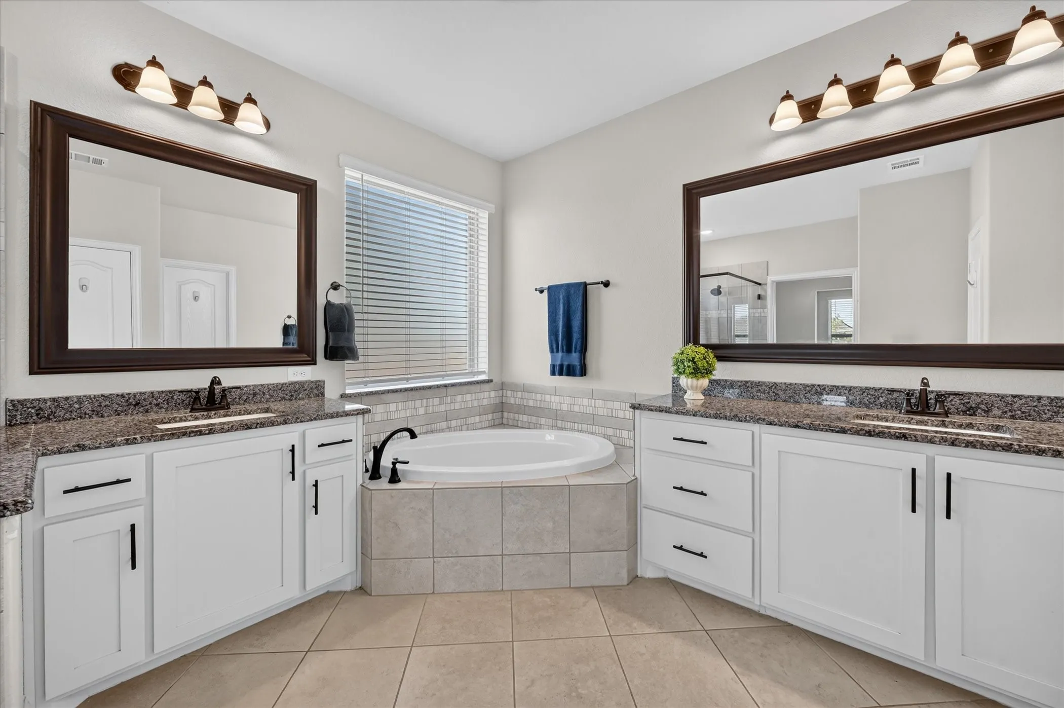 Single Family Residence For Sale in Denton County , 1113 Wrenwood Drive, Justin, Texas 76247, 5 Bedroom, 5 Bathroom, 3 Garage spaces, 4,070 Sqft, built in 2022, mls#21377435, Real Estate Agent in Justin, Homes For Sale in Denton county, Homes For Sale in Justin, Realtor in Justin Texas, Real Estate Brokerage Independent Realty Texas, Luminita Cordes Realtor