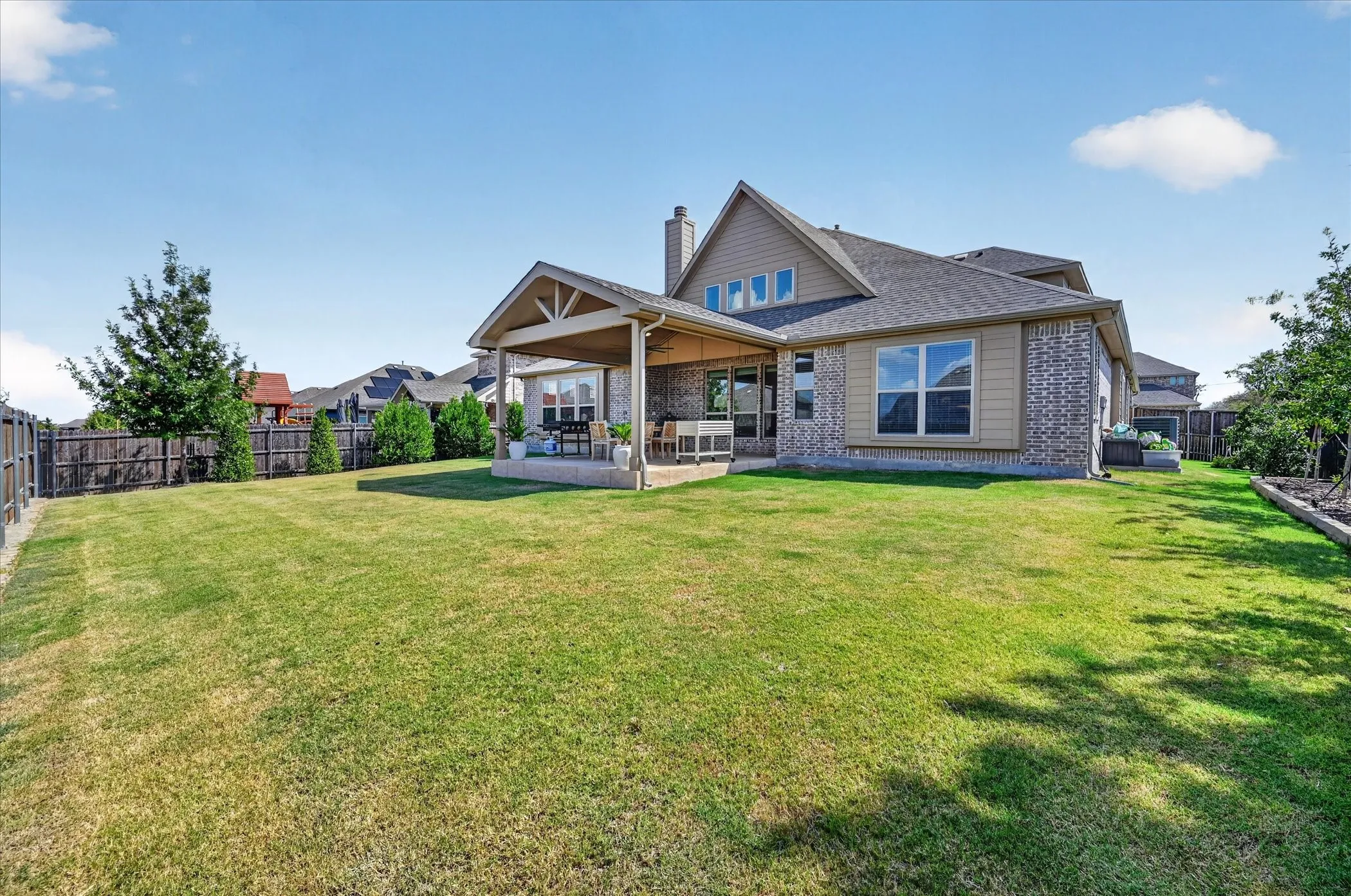 Single Family Residence For Sale in Denton County , 1113 Wrenwood Drive, Justin, Texas 76247, 5 Bedroom, 5 Bathroom, 3 Garage spaces, 4,070 Sqft, built in 2022, mls#21377435, Real Estate Agent in Justin, Homes For Sale in Denton county, Homes For Sale in Justin, Realtor in Justin Texas, Real Estate Brokerage Independent Realty Texas, Luminita Cordes Realtor