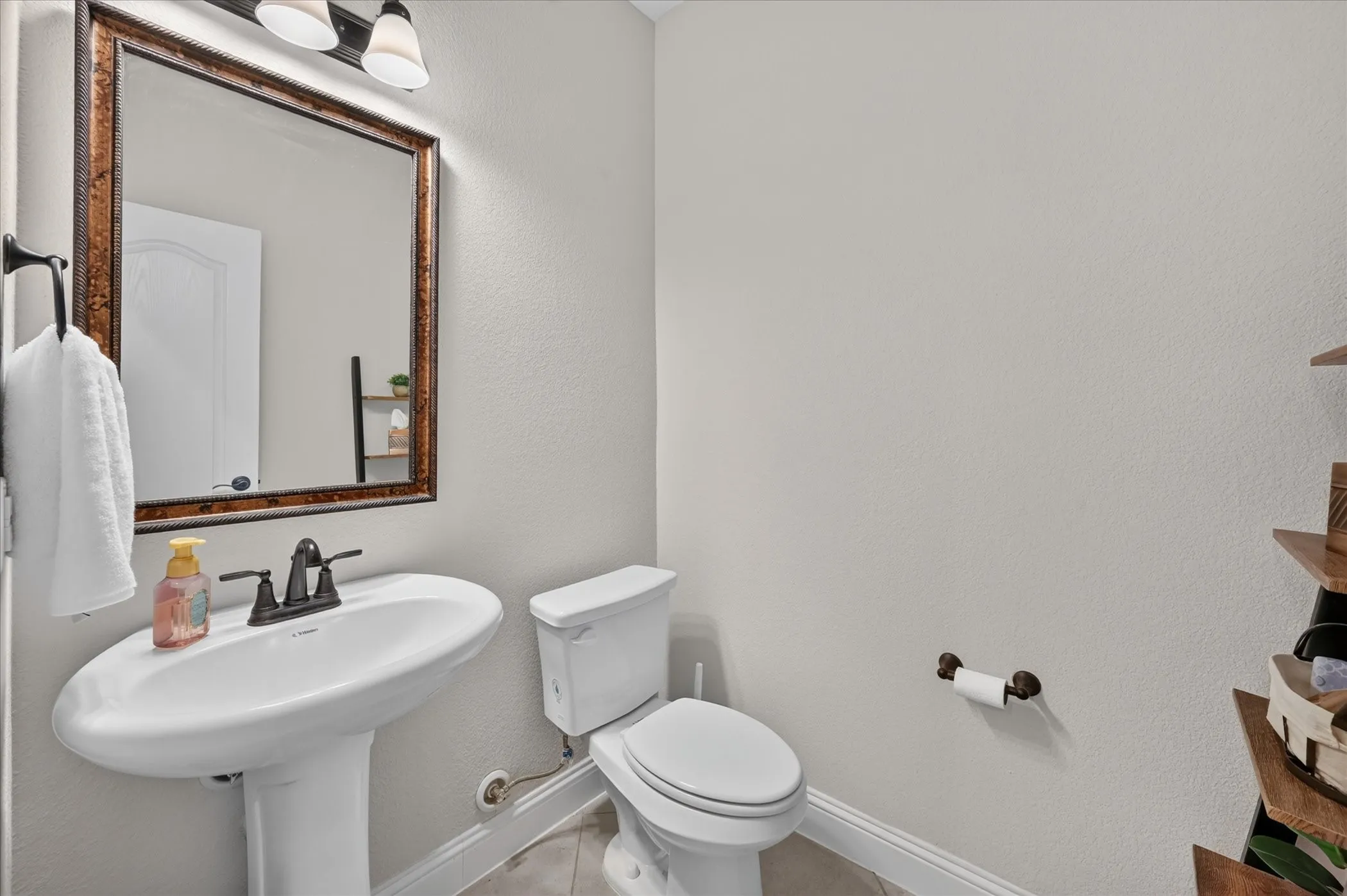 Single Family Residence For Sale in Denton County , 1113 Wrenwood Drive, Justin, Texas 76247, 5 Bedroom, 5 Bathroom, 3 Garage spaces, 4,070 Sqft, built in 2022, mls#21377435, Real Estate Agent in Justin, Homes For Sale in Denton county, Homes For Sale in Justin, Realtor in Justin Texas, Real Estate Brokerage Independent Realty Texas, Luminita Cordes Realtor