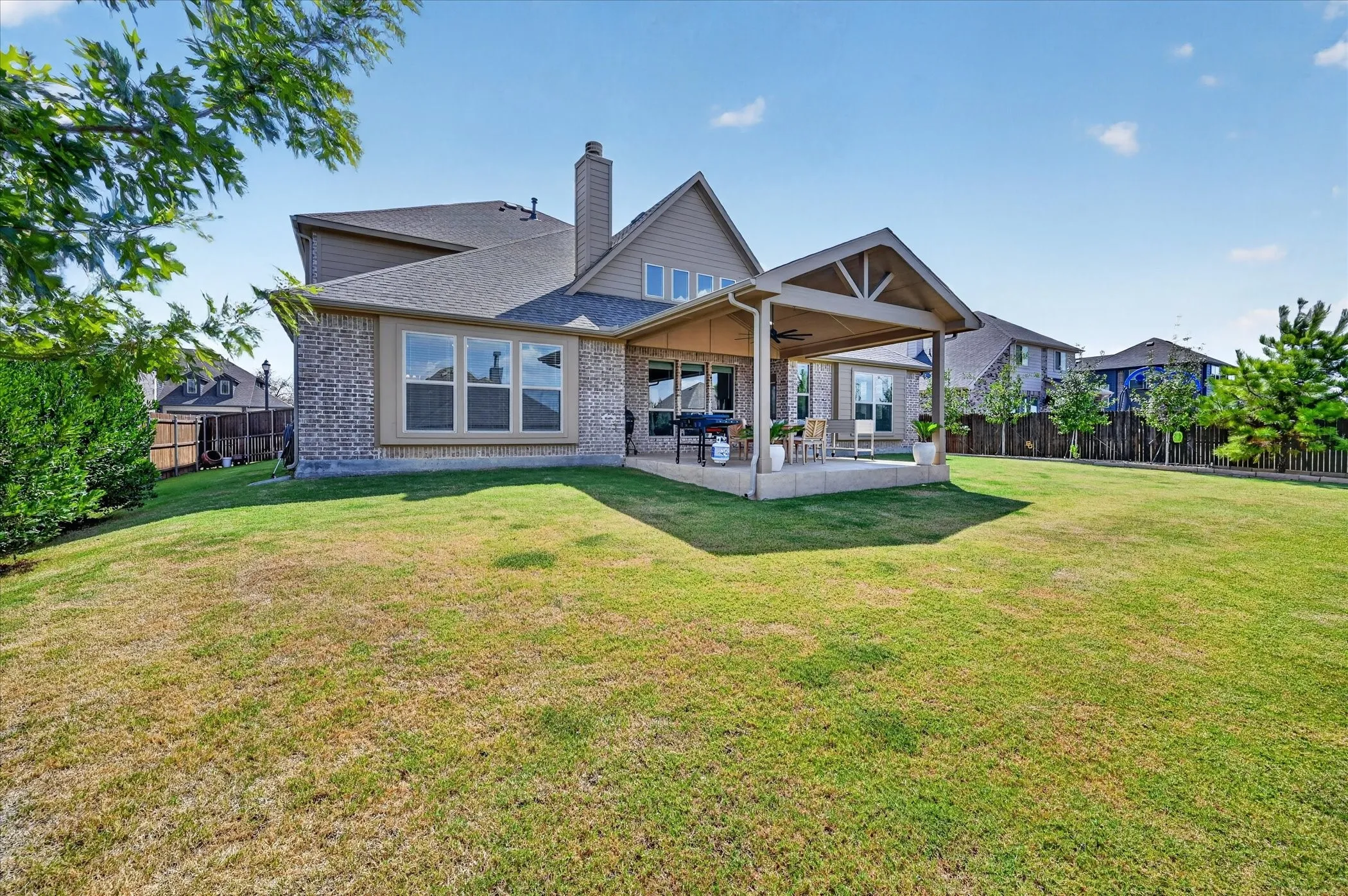 Single Family Residence For Sale in Denton County , 1113 Wrenwood Drive, Justin, Texas 76247, 5 Bedroom, 5 Bathroom, 3 Garage spaces, 4,070 Sqft, built in 2022, mls#21377435, Real Estate Agent in Justin, Homes For Sale in Denton county, Homes For Sale in Justin, Realtor in Justin Texas, Real Estate Brokerage Independent Realty Texas, Luminita Cordes Realtor