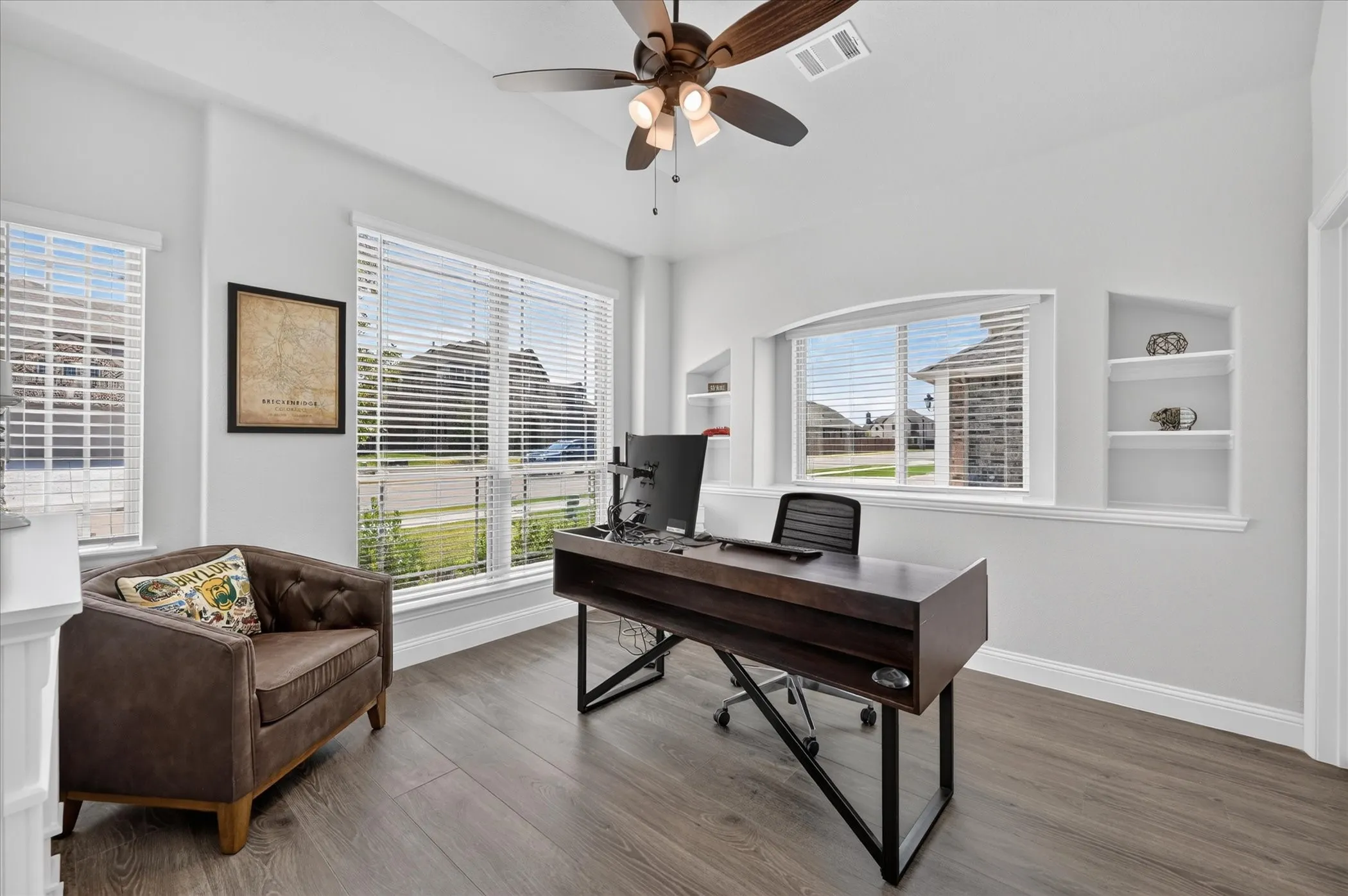 Single Family Residence For Sale in Denton County , 1113 Wrenwood Drive, Justin, Texas 76247, 5 Bedroom, 5 Bathroom, 3 Garage spaces, 4,070 Sqft, built in 2022, mls#21377435, Real Estate Agent in Justin, Homes For Sale in Denton county, Homes For Sale in Justin, Realtor in Justin Texas, Real Estate Brokerage Independent Realty Texas, Luminita Cordes Realtor