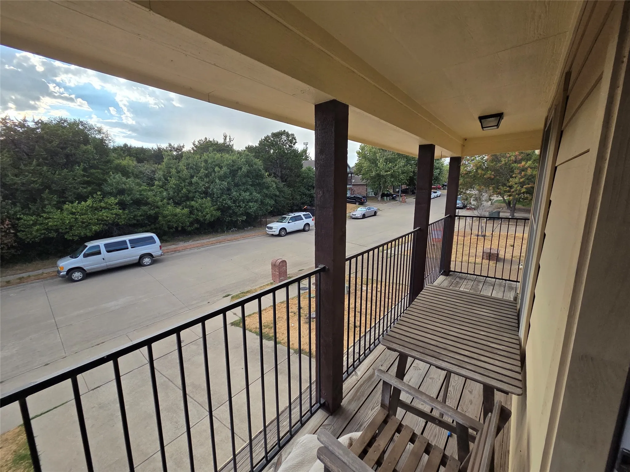 Single Family Residence For Rent in Dallas County , 8422 Timberbrook Lane, Dallas, Texas 75249, 3 Bedroom, 3 Bathroom, 2 Garage spaces, 1,612 Sqft, built in 2007, mls#21377417, Real Estate Agent in Dallas, Homes For Rent in Dallas county, Homes For Rent in Dallas, Realtor in Dallas Texas, Real Estate Brokerage Independent Realty Texas, Luminita Cordes Realtor
