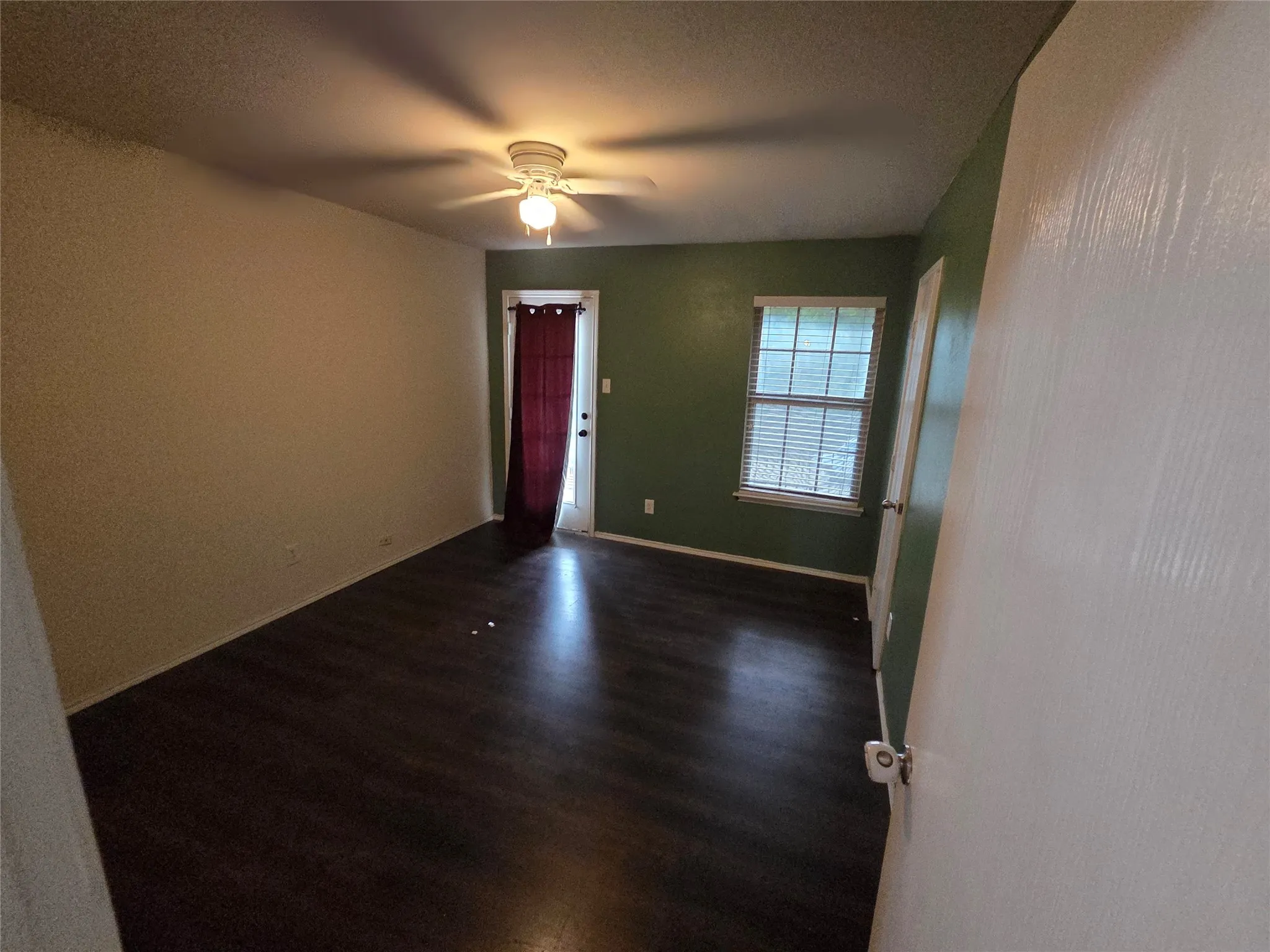 Single Family Residence For Rent in Dallas County , 8422 Timberbrook Lane, Dallas, Texas 75249, 3 Bedroom, 3 Bathroom, 2 Garage spaces, 1,612 Sqft, built in 2007, mls#21377417, Real Estate Agent in Dallas, Homes For Rent in Dallas county, Homes For Rent in Dallas, Realtor in Dallas Texas, Real Estate Brokerage Independent Realty Texas, Luminita Cordes Realtor