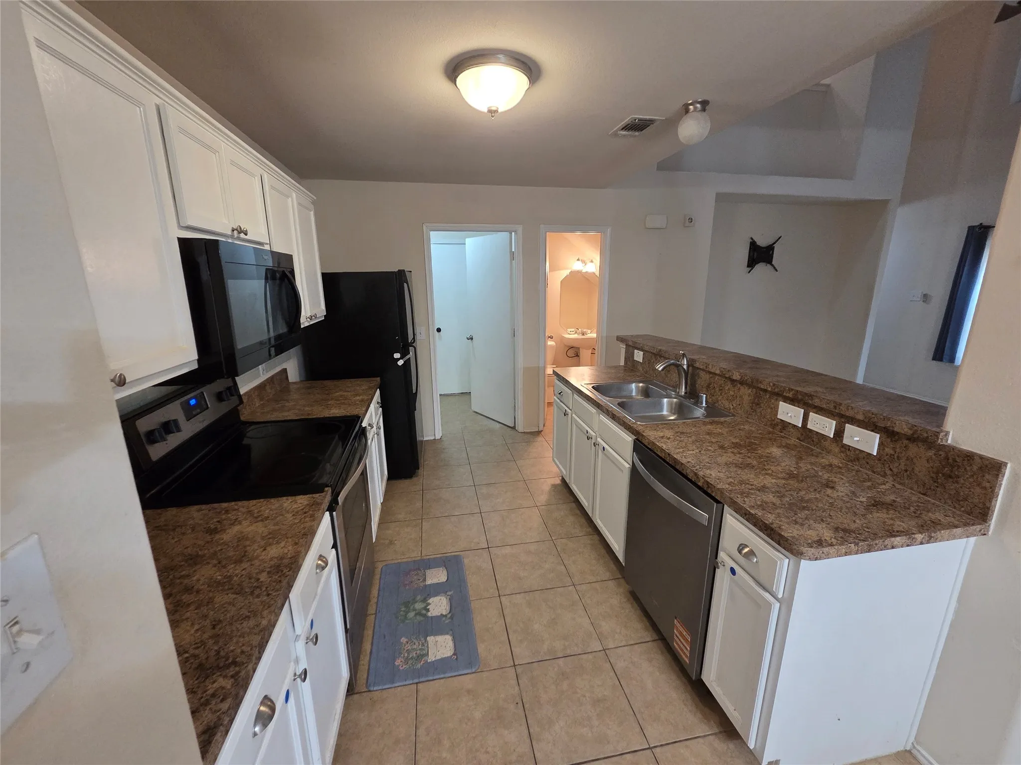 Single Family Residence For Rent in Dallas County , 8422 Timberbrook Lane, Dallas, Texas 75249, 3 Bedroom, 3 Bathroom, 2 Garage spaces, 1,612 Sqft, built in 2007, mls#21377417, Real Estate Agent in Dallas, Homes For Rent in Dallas county, Homes For Rent in Dallas, Realtor in Dallas Texas, Real Estate Brokerage Independent Realty Texas, Luminita Cordes Realtor