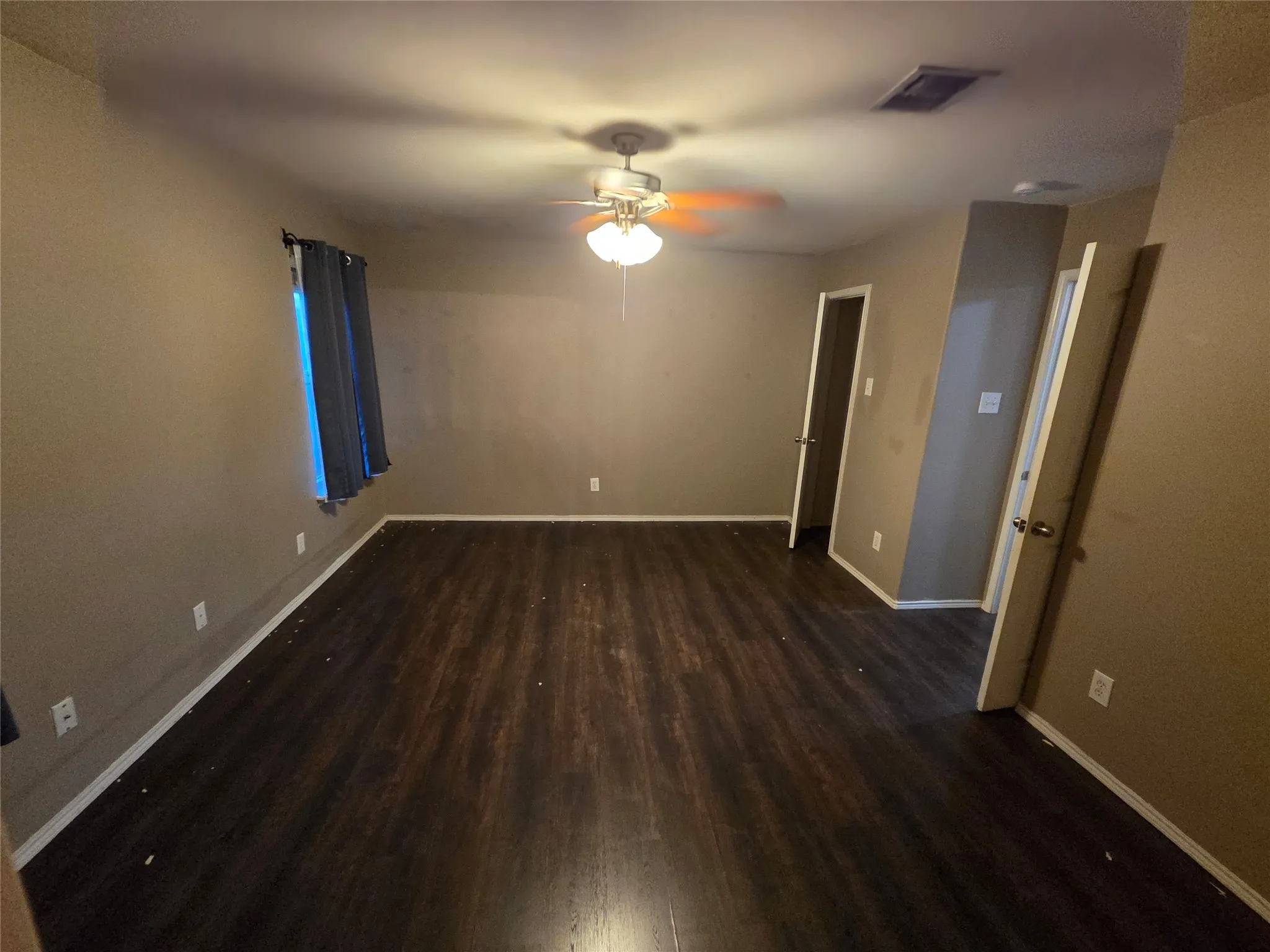 Single Family Residence For Rent in Dallas County , 8422 Timberbrook Lane, Dallas, Texas 75249, 3 Bedroom, 3 Bathroom, 2 Garage spaces, 1,612 Sqft, built in 2007, mls#21377417, Real Estate Agent in Dallas, Homes For Rent in Dallas county, Homes For Rent in Dallas, Realtor in Dallas Texas, Real Estate Brokerage Independent Realty Texas, Luminita Cordes Realtor