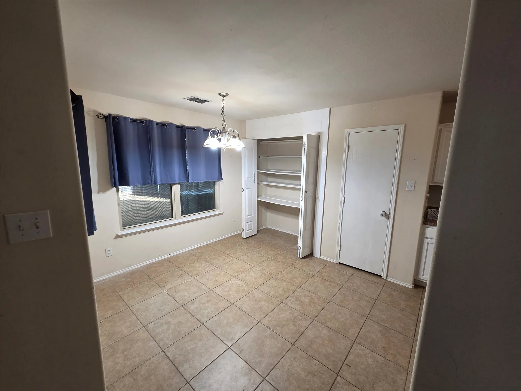 Single Family Residence For Rent in Dallas County , 8422 Timberbrook Lane, Dallas, Texas 75249, 3 Bedroom, 3 Bathroom, 2 Garage spaces, 1,612 Sqft, built in 2007, mls#21377417, Real Estate Agent in Dallas, Homes For Rent in Dallas county, Homes For Rent in Dallas, Realtor in Dallas Texas, Real Estate Brokerage Independent Realty Texas, Luminita Cordes Realtor