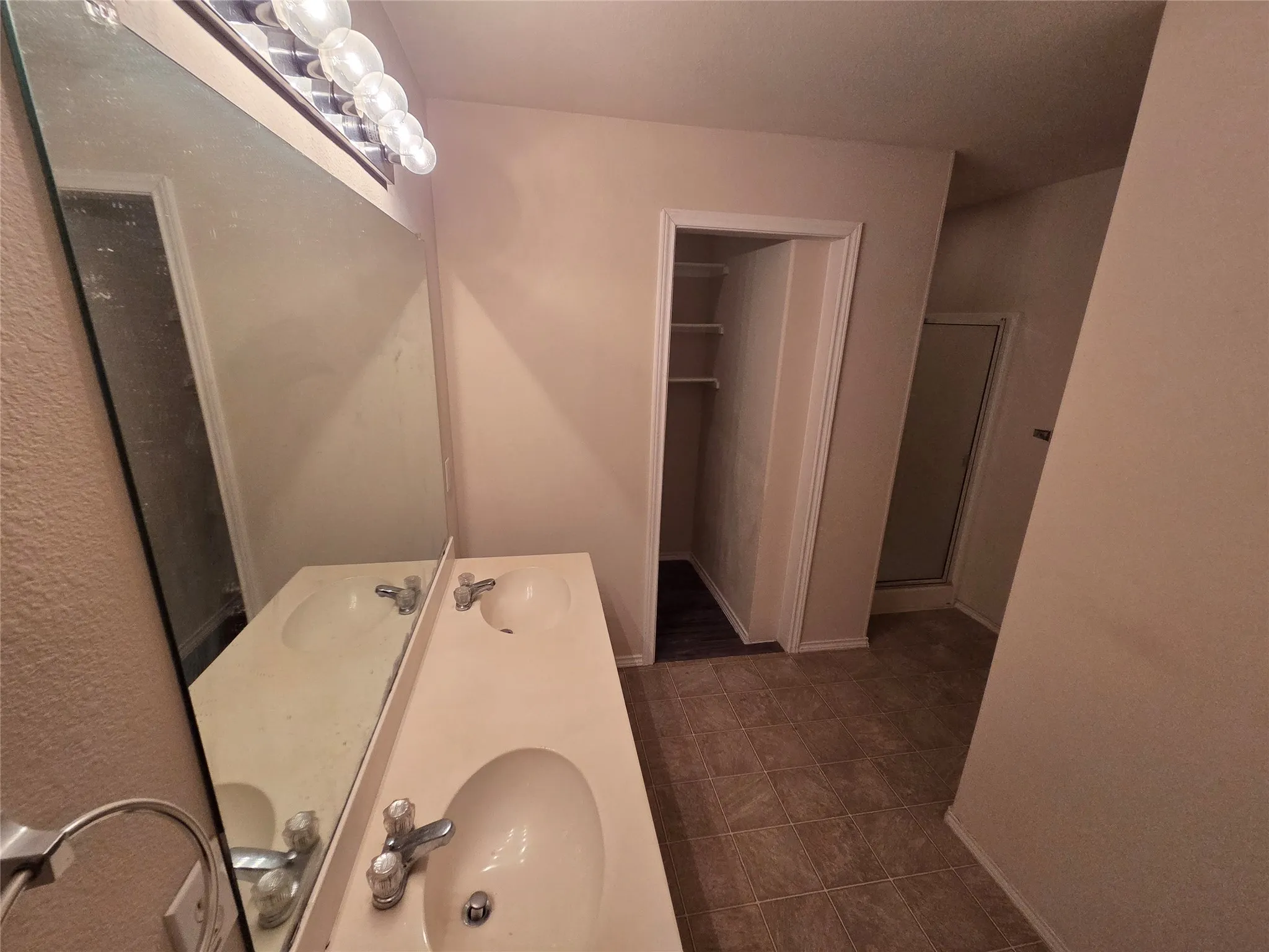 Single Family Residence For Rent in Dallas County , 8422 Timberbrook Lane, Dallas, Texas 75249, 3 Bedroom, 3 Bathroom, 2 Garage spaces, 1,612 Sqft, built in 2007, mls#21377417, Real Estate Agent in Dallas, Homes For Rent in Dallas county, Homes For Rent in Dallas, Realtor in Dallas Texas, Real Estate Brokerage Independent Realty Texas, Luminita Cordes Realtor