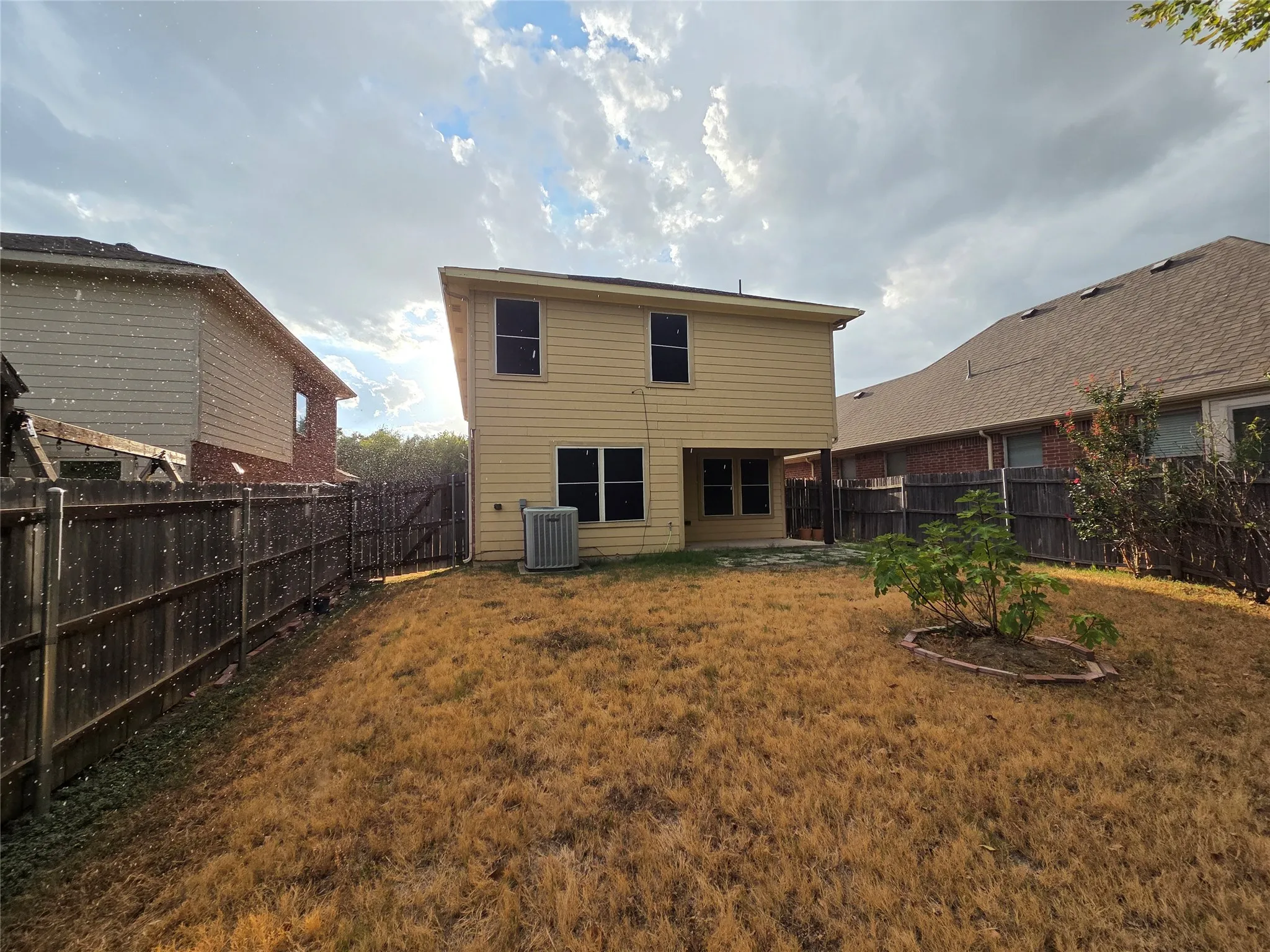 Single Family Residence For Rent in Dallas County , 8422 Timberbrook Lane, Dallas, Texas 75249, 3 Bedroom, 3 Bathroom, 2 Garage spaces, 1,612 Sqft, built in 2007, mls#21377417, Real Estate Agent in Dallas, Homes For Rent in Dallas county, Homes For Rent in Dallas, Realtor in Dallas Texas, Real Estate Brokerage Independent Realty Texas, Luminita Cordes Realtor