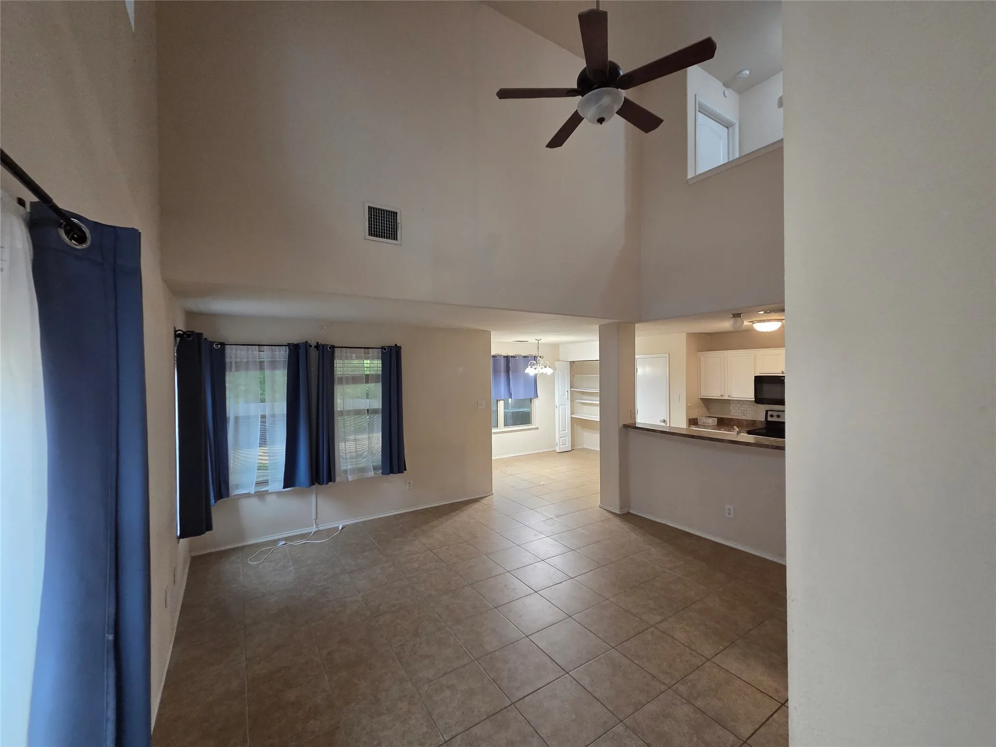 Single Family Residence For Rent in Dallas County , 8422 Timberbrook Lane, Dallas, Texas 75249, 3 Bedroom, 3 Bathroom, 2 Garage spaces, 1,612 Sqft, built in 2007, mls#21377417, Real Estate Agent in Dallas, Homes For Rent in Dallas county, Homes For Rent in Dallas, Realtor in Dallas Texas, Real Estate Brokerage Independent Realty Texas, Luminita Cordes Realtor